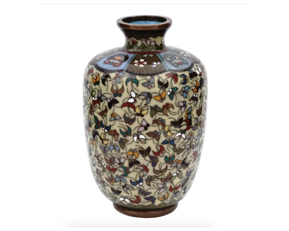 Antique Meiji Japanese Cloisonne Enamel 1000 Butterflies Vase In Good Condition For Sale In New York, NY