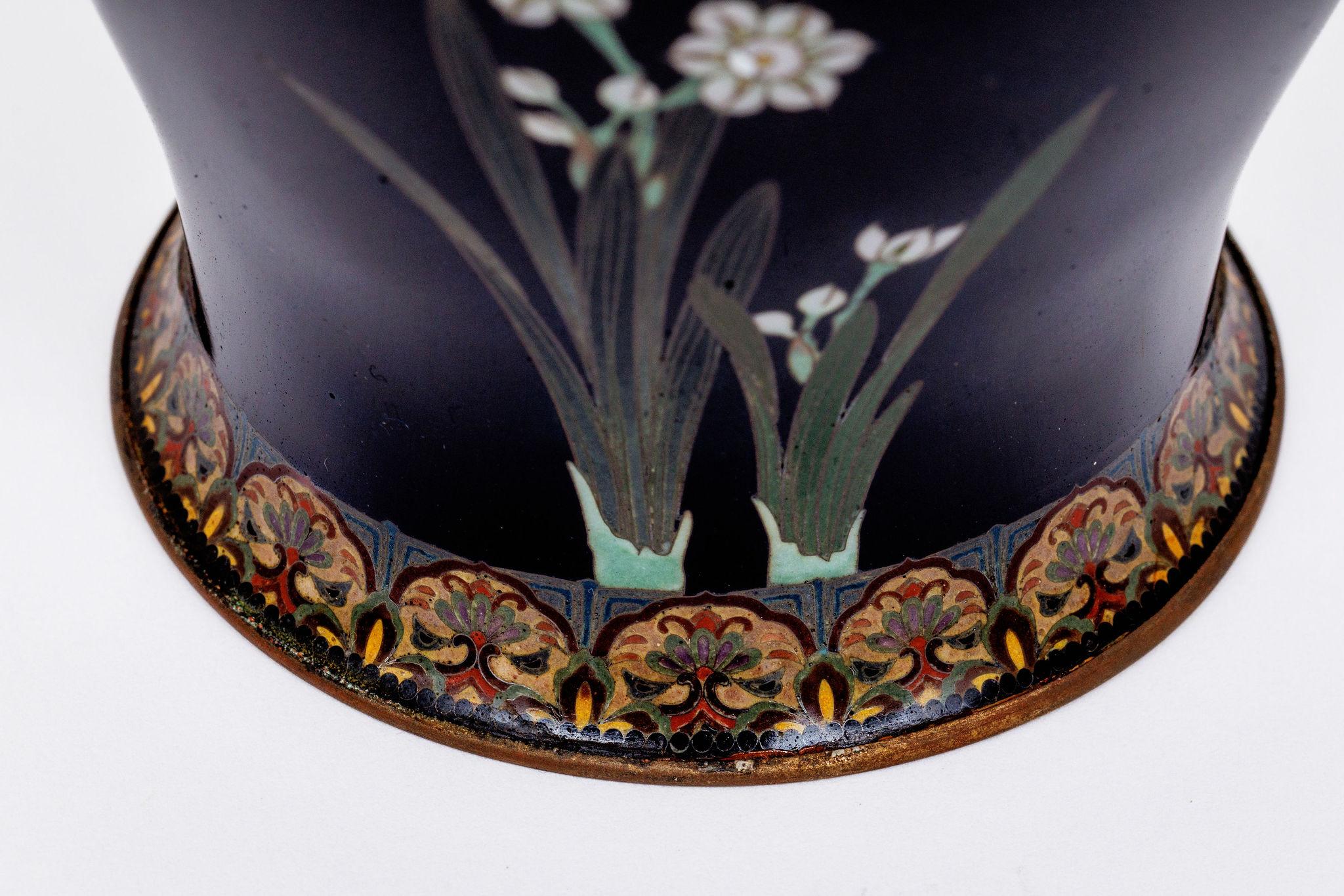 Japanese Meiji Cloisonné Enamel Vase with Cherry Blossoms, Ota Tamashiro For Sale 2