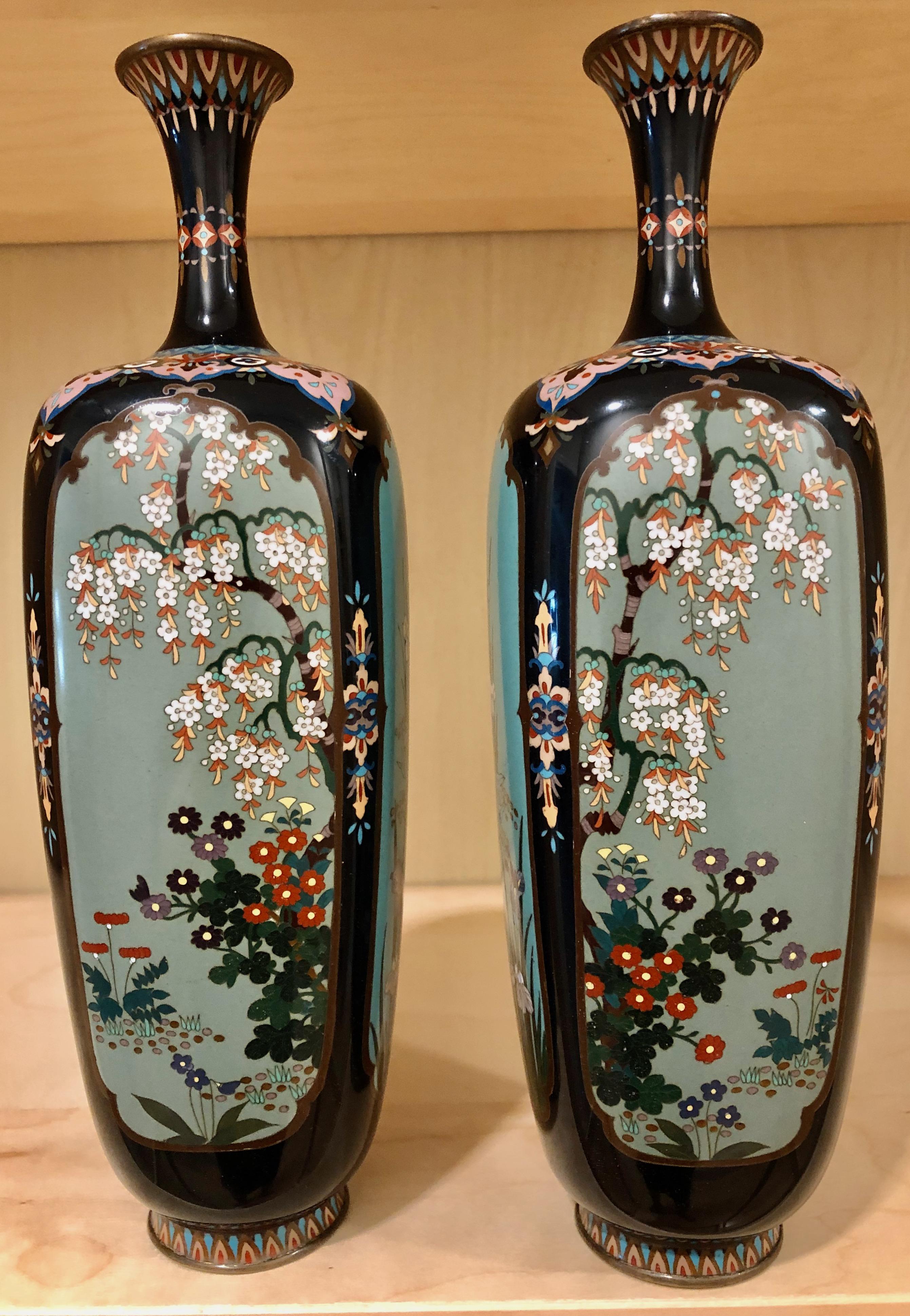 Japanese Meiji Cloisonne Pair of Vases In Excellent Condition For Sale In Gainesville, FL