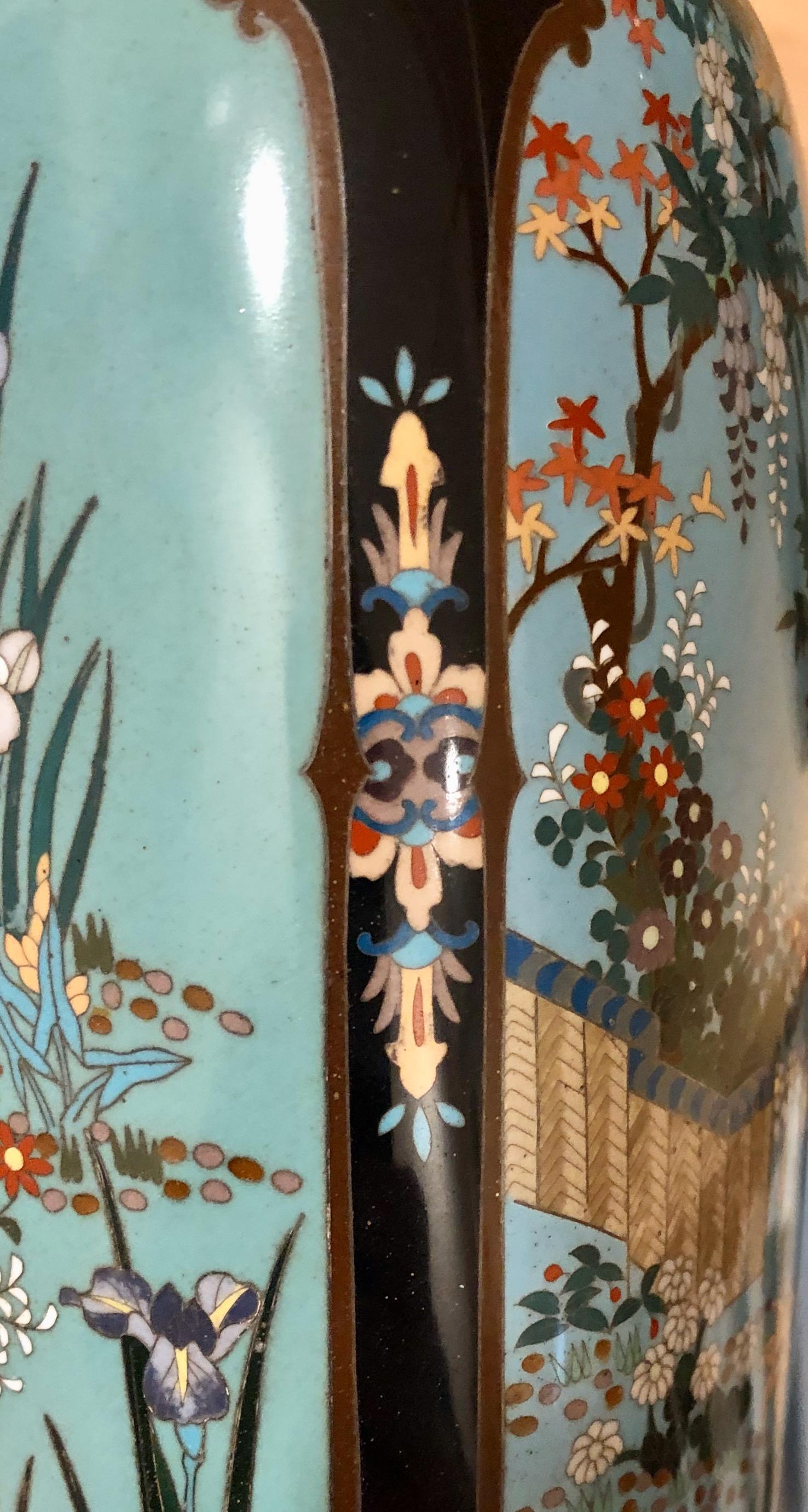 Émail Paire de vases japonais Meiji Cloisonne en vente