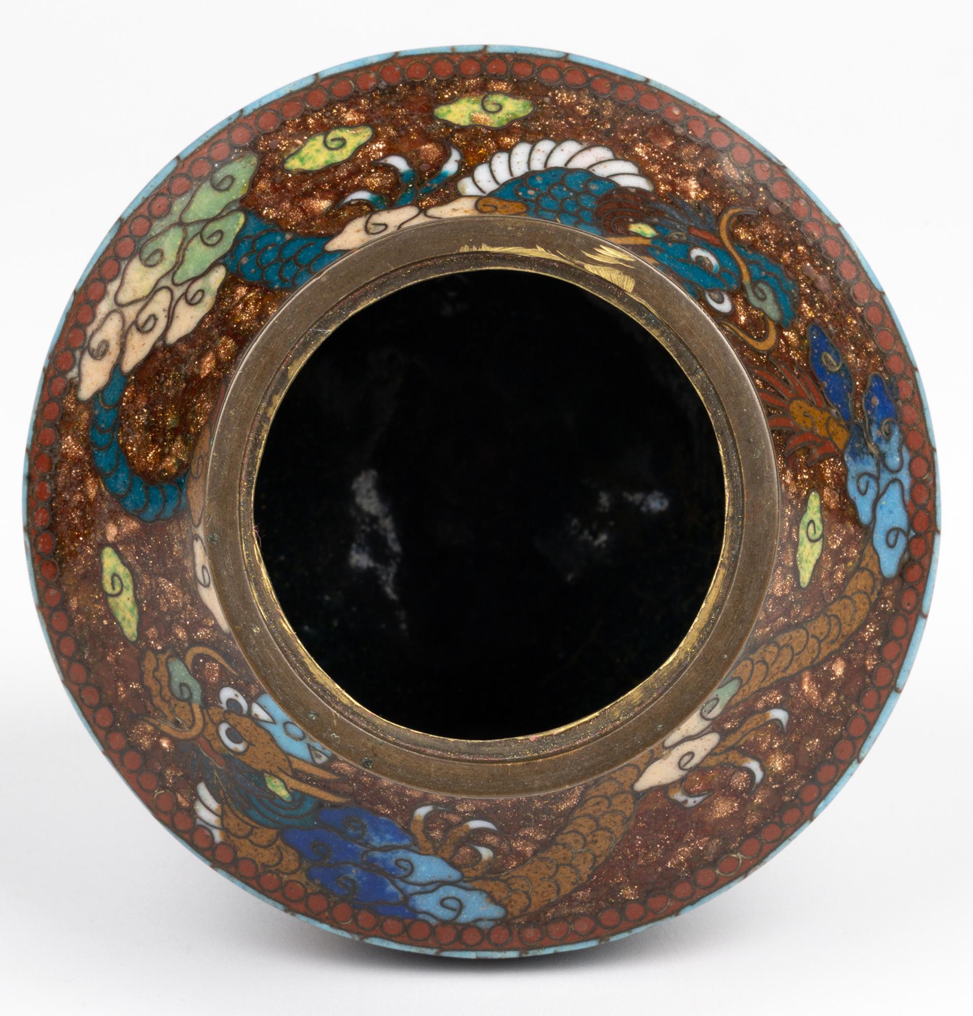 Japanese Meiji Dragon & Floral Pattern Cloisonne Koro & Cover In Good Condition For Sale In Bishop's Stortford, Hertfordshire