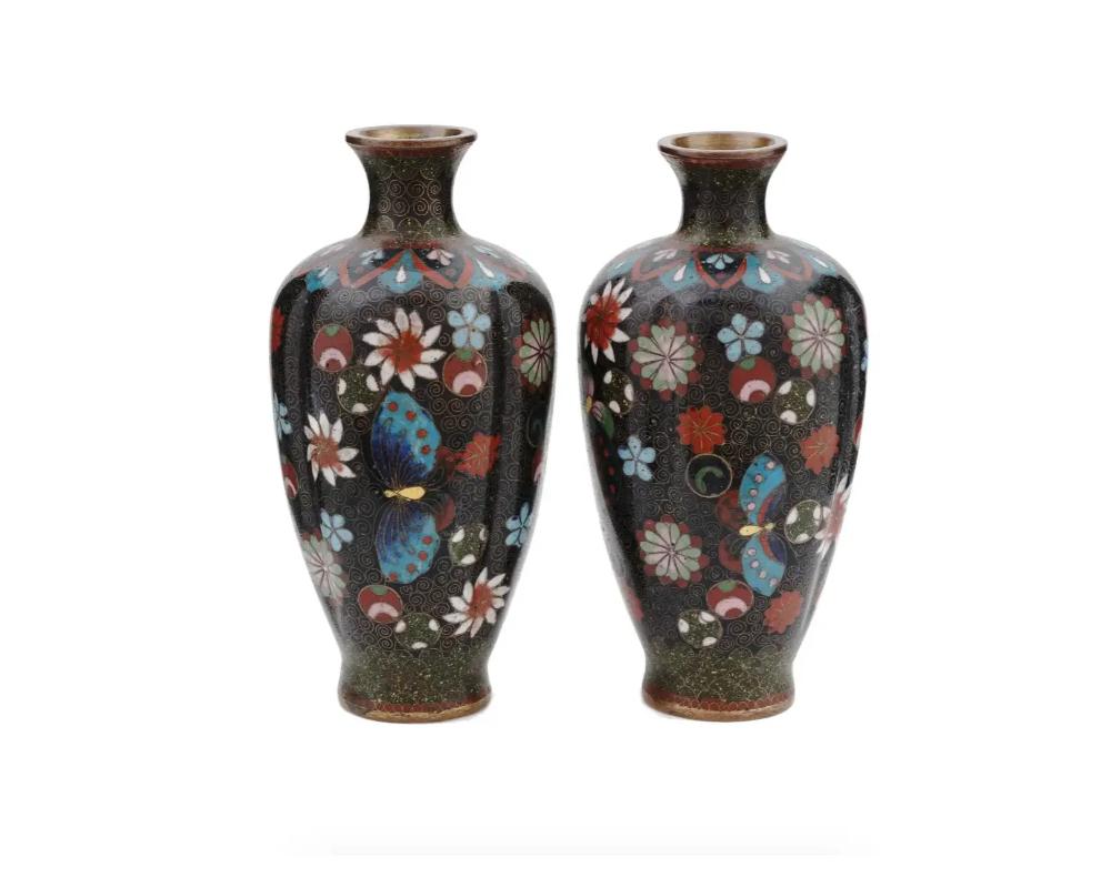 Japanese Meiji Era Cloisonne Enamel Goldstone Vases In Good Condition In New York, NY