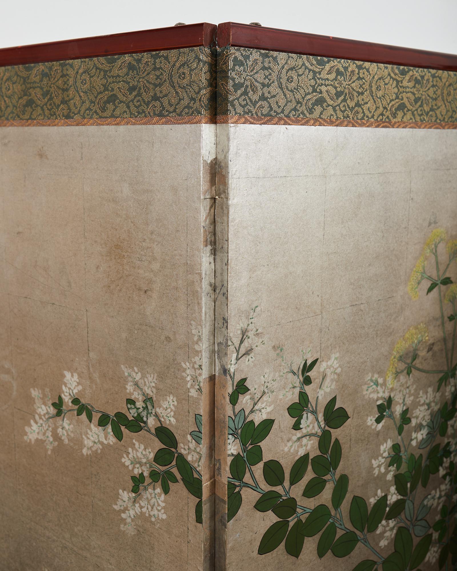 Japanischer Meiji-Raumteiler mit vier Tafeln und blühenden Gräsern des Herbstes im Angebot 9