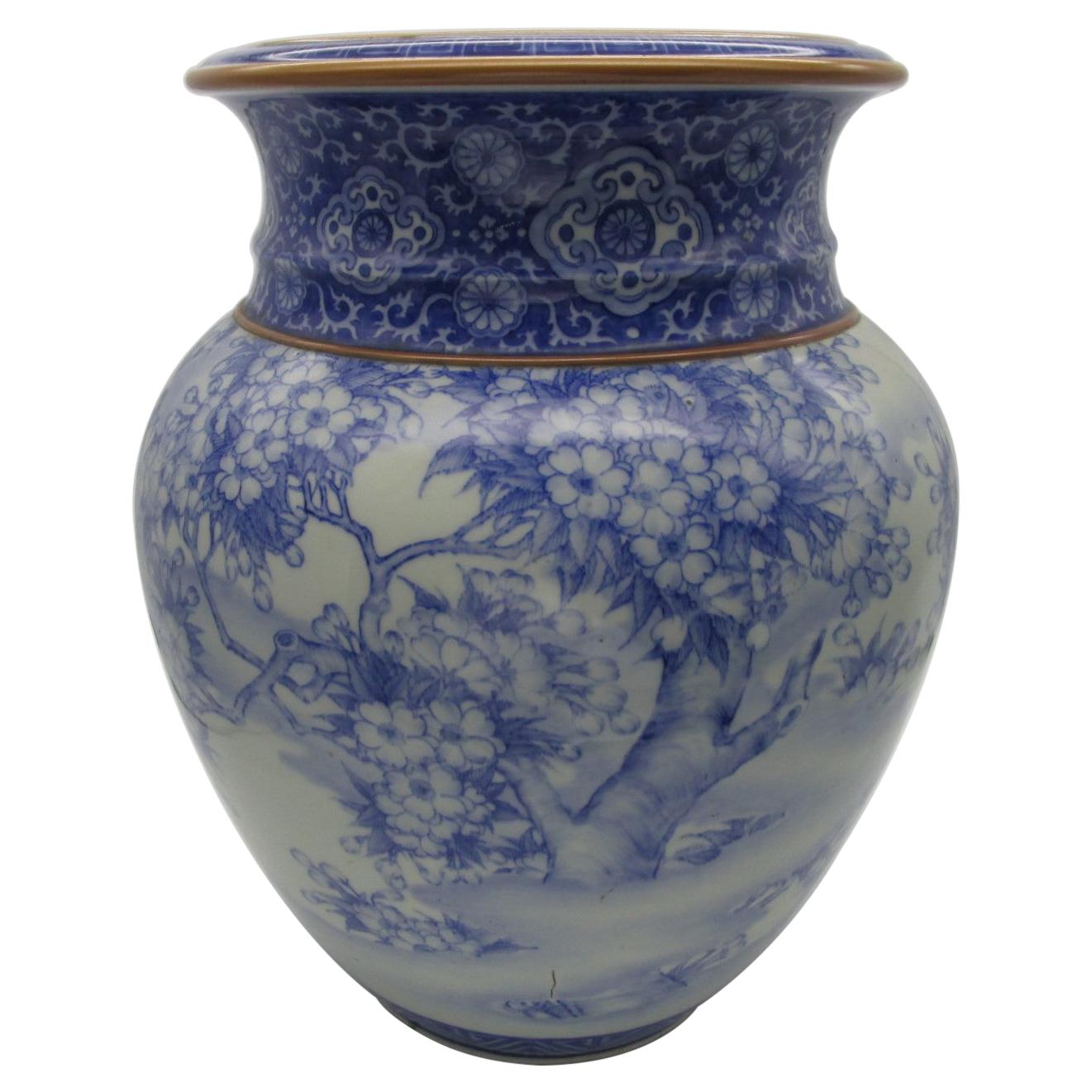 Japanese Meiji Fukagawa Koransha Imari Blue Porcelain Vase, circa 1880