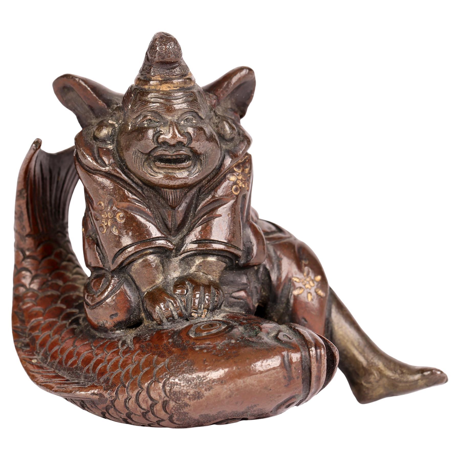 Japanische vergoldete, gemusterte Meiji-Bronzefigur eines Fischers