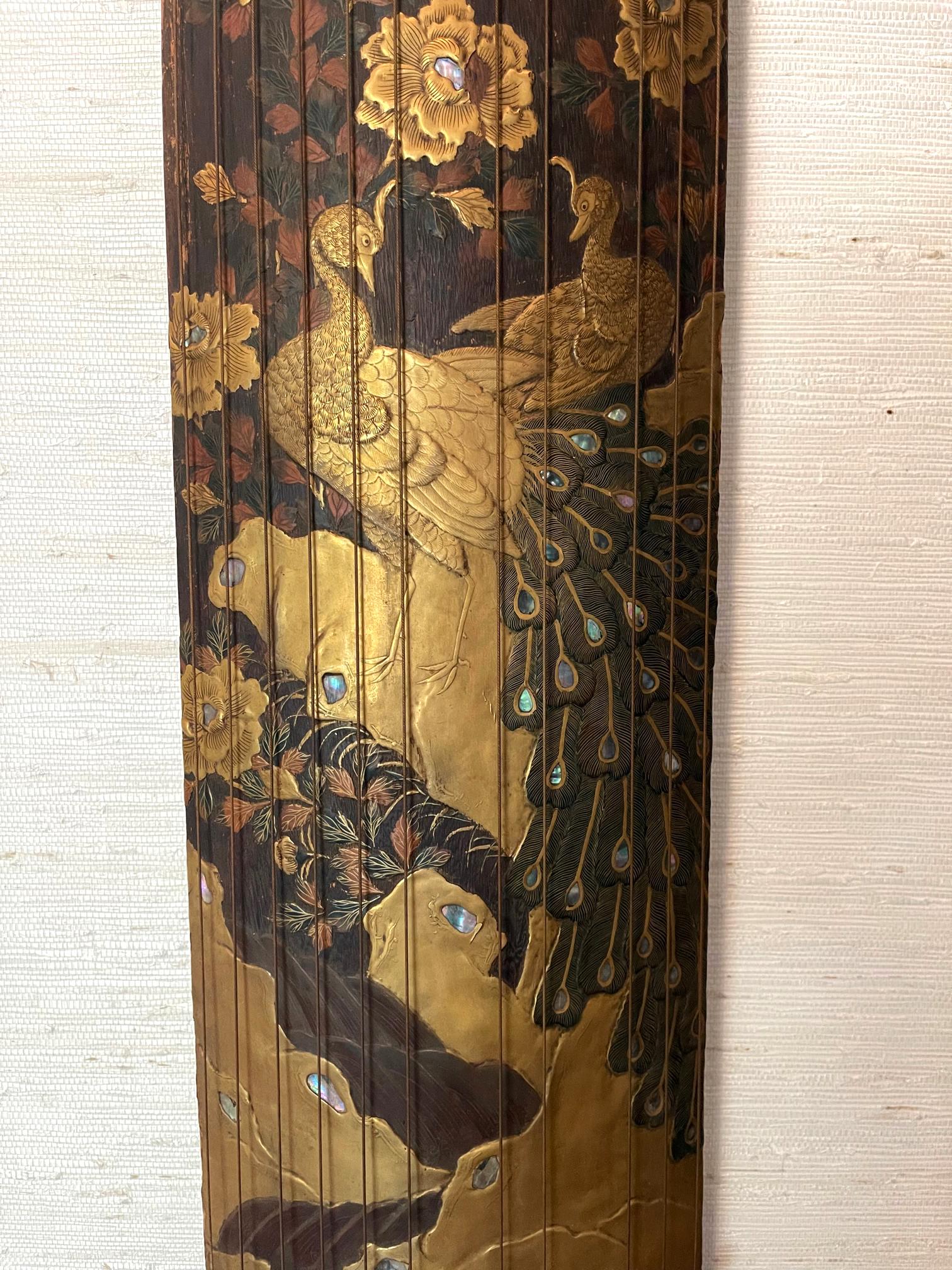 Japanischer japanischer Meiji Han Koto mit Maki-e-Lack-Dekor (Japonismus) im Angebot