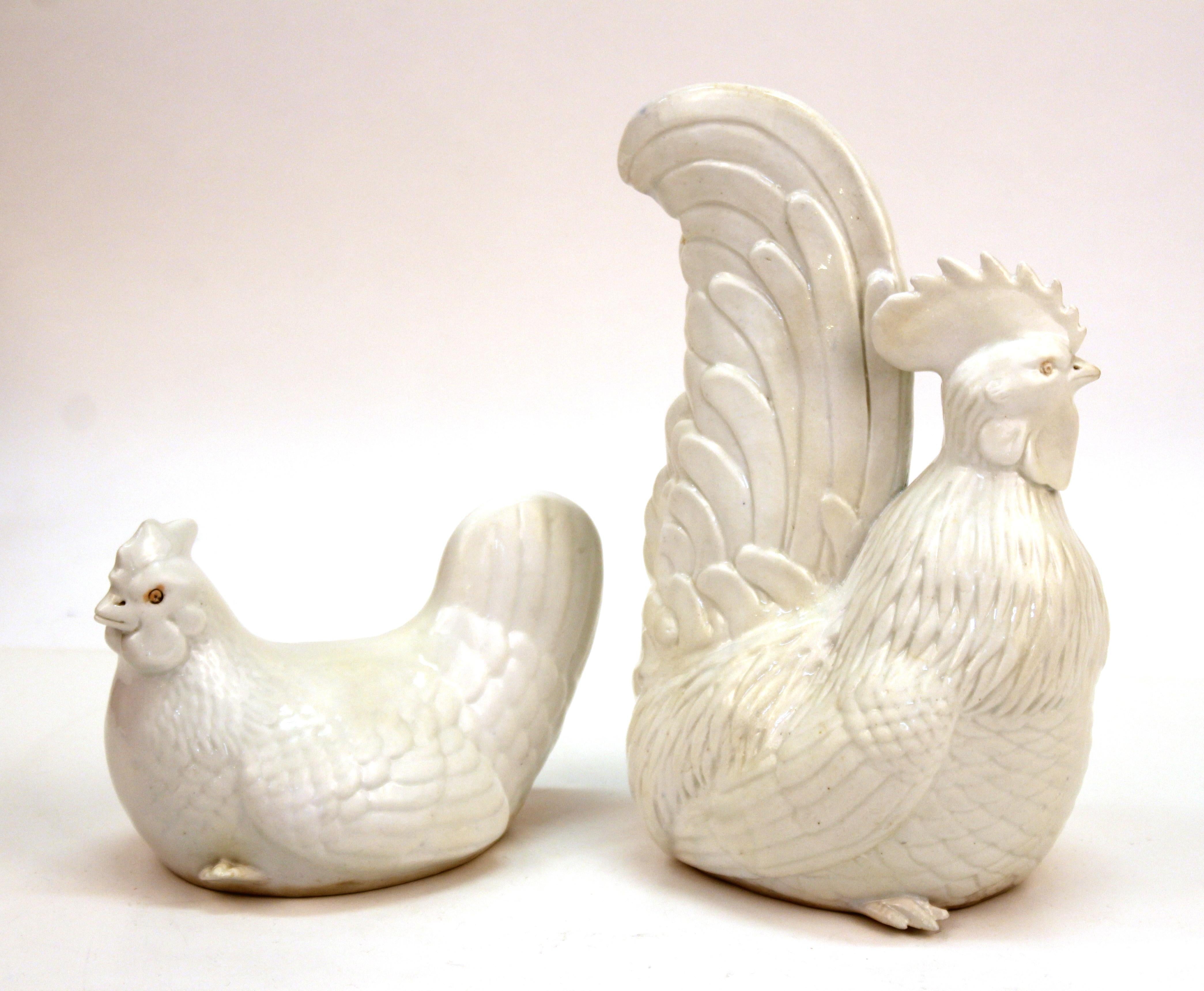 Japanese Meiji Hirado Porcelain Rooster & Hen In Good Condition In Astoria, NY
