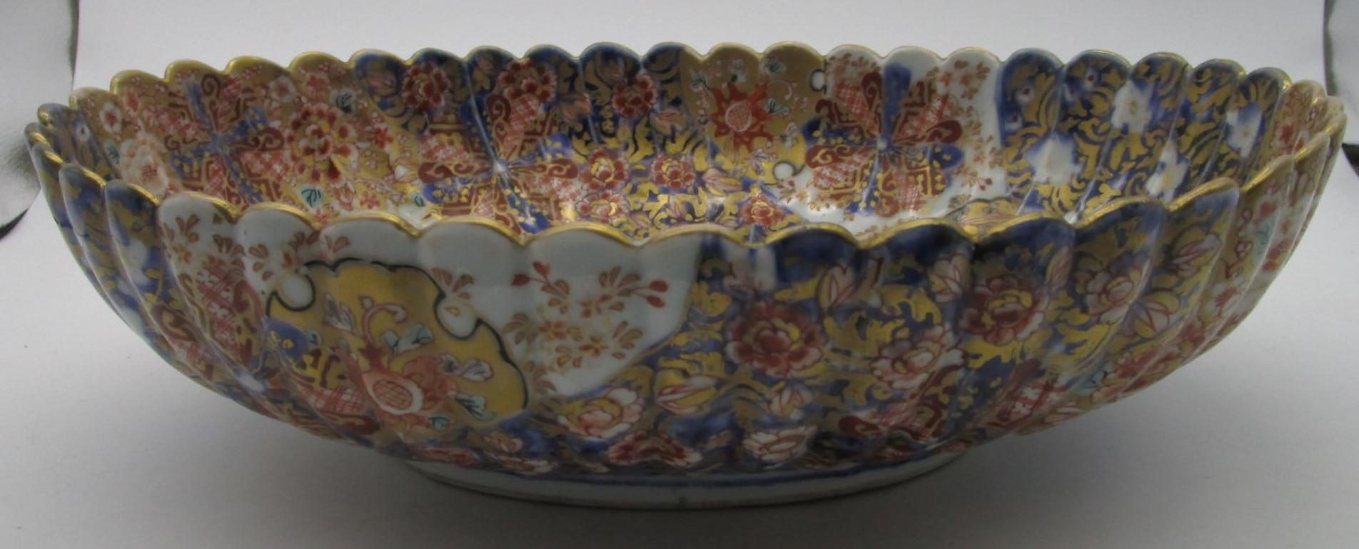 Japanischer Meiji Imari Porcelain Charger, um 1860 (Gold) im Angebot