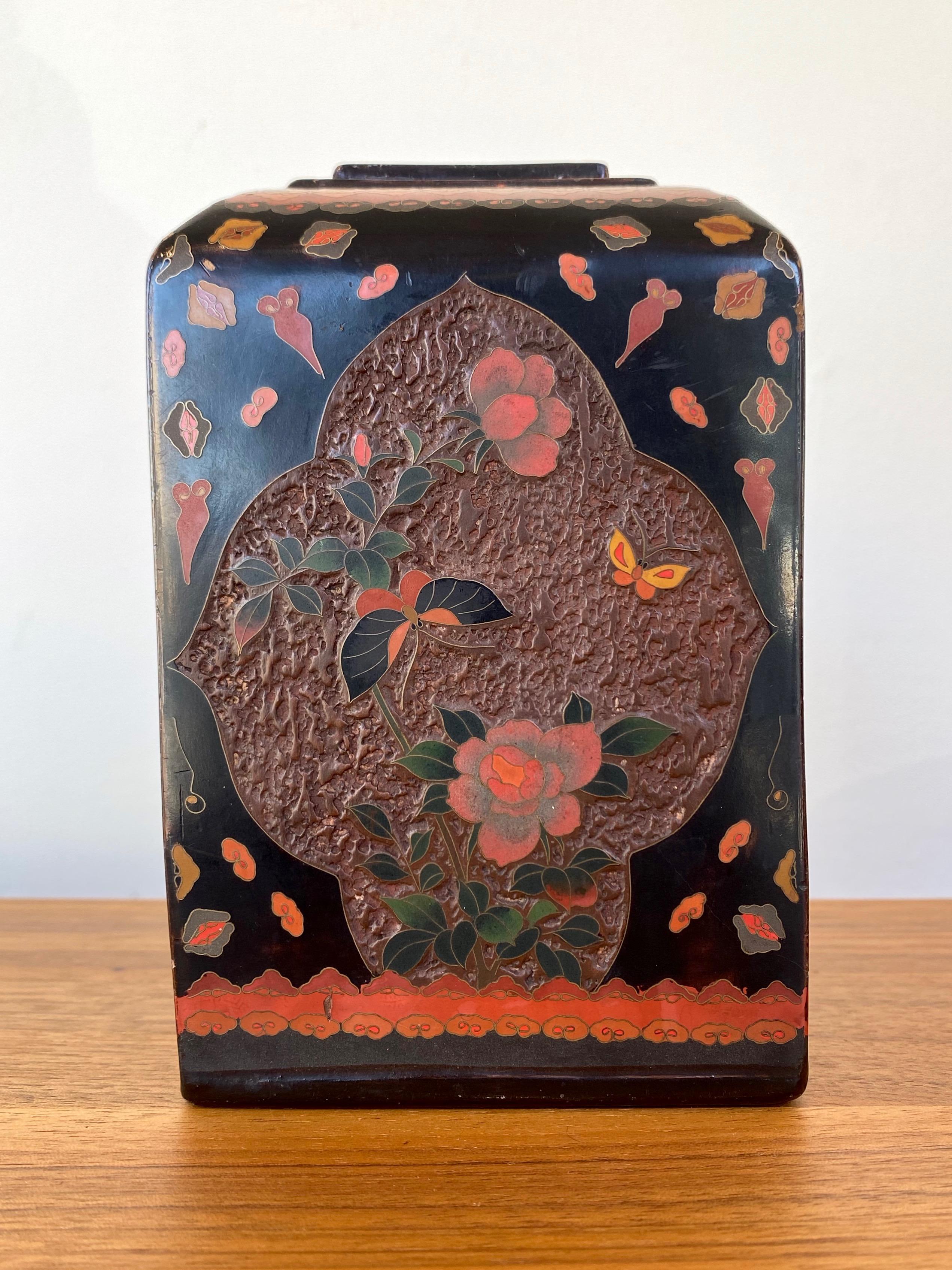 Japanische Meiji Jiki-Shippo „Barock“-Cloisonné-Porzellanvase:: frühe 1900er Jahre im Zustand „Gut“ im Angebot in San Francisco, CA