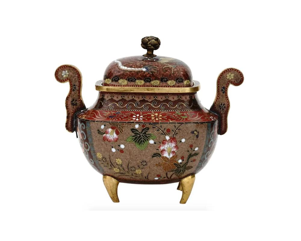 Antique Meiji Japanese Cloisonne Gold Stone Enamel Covered Jar with Dragon and C In Good Condition For Sale In New York, NY