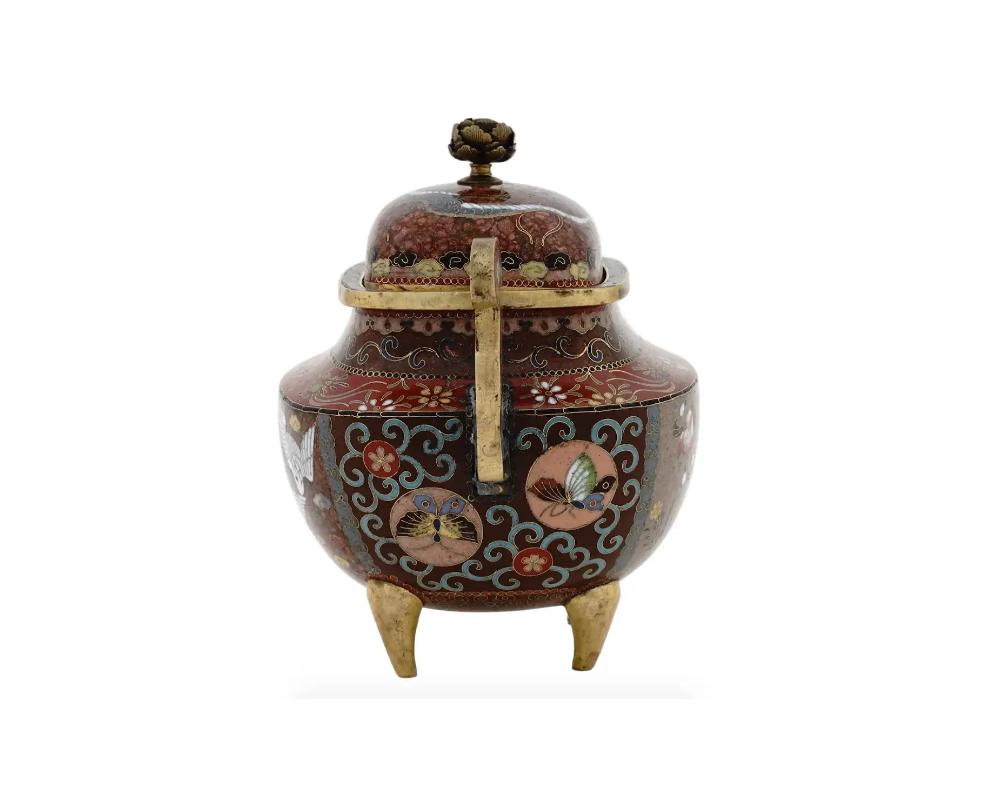 Antique Meiji Japanese Cloisonne Gold Stone Enamel Covered Jar with Dragon and C In Good Condition For Sale In New York, NY