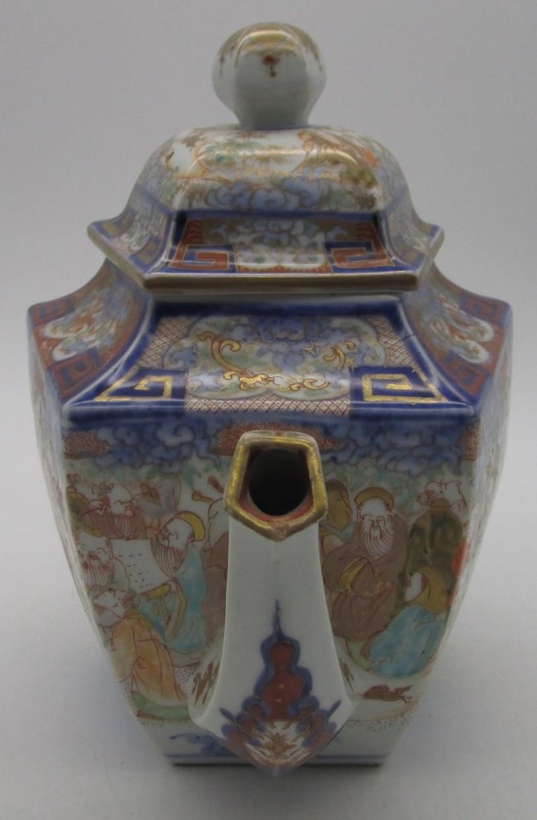 Japanese Meiji Koransha Blue Red Gold Porcelain Tea Pot, circa 1880 In Good Condition For Sale In Takarazuka, JP