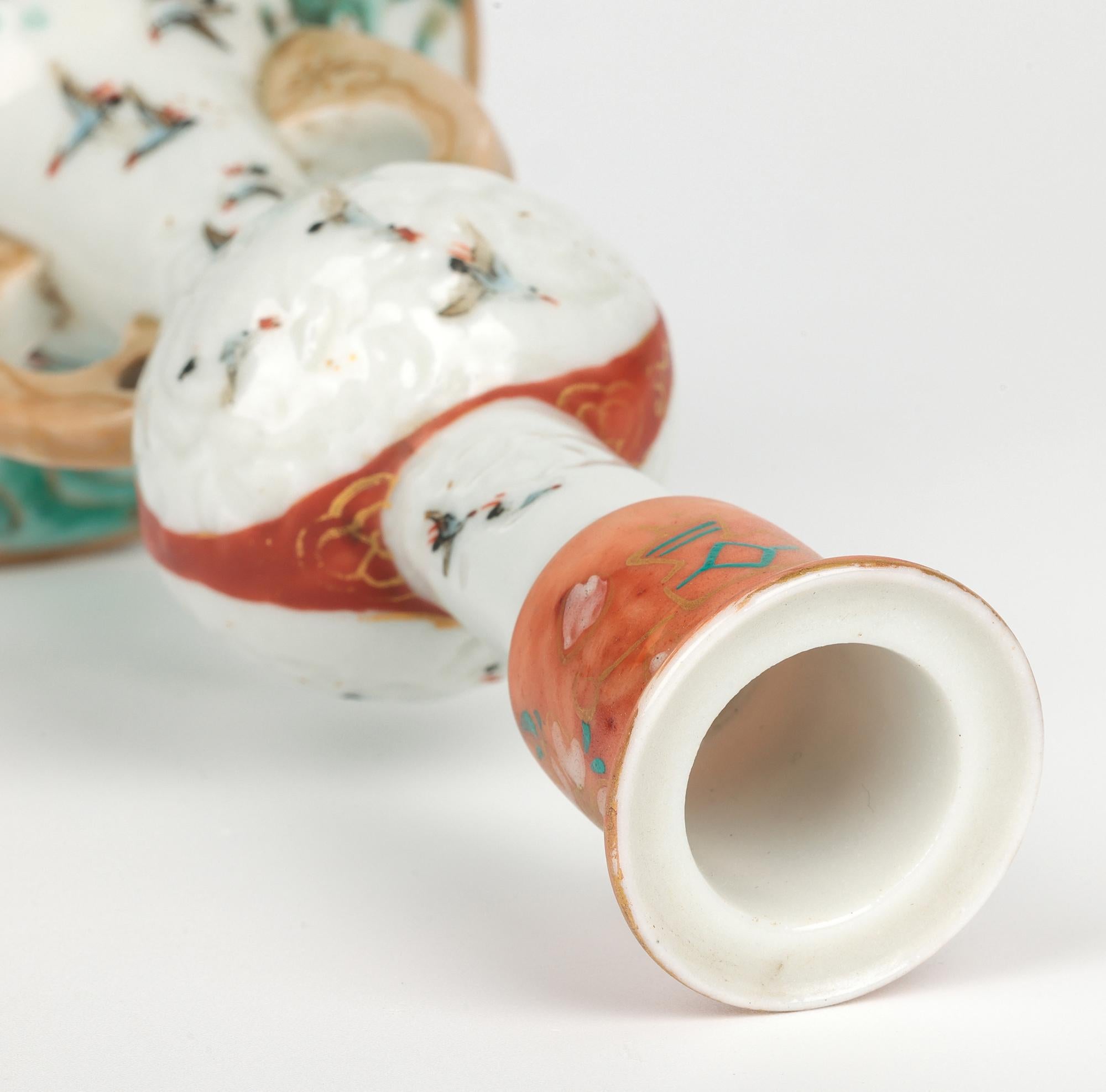 Japanese Meiji Kutani Porcelain Candlestick Painted with Sea Birds For Sale 4