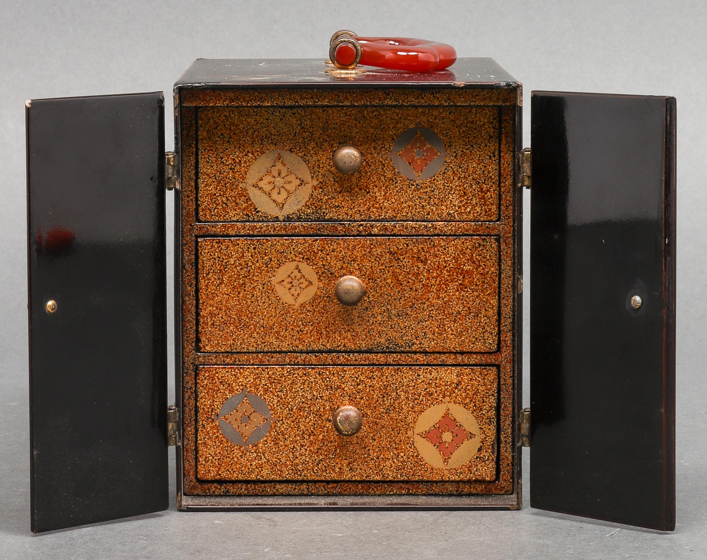 20th Century Japanese Meiji Lacquered Jewelry Chest with Carnelian Handle