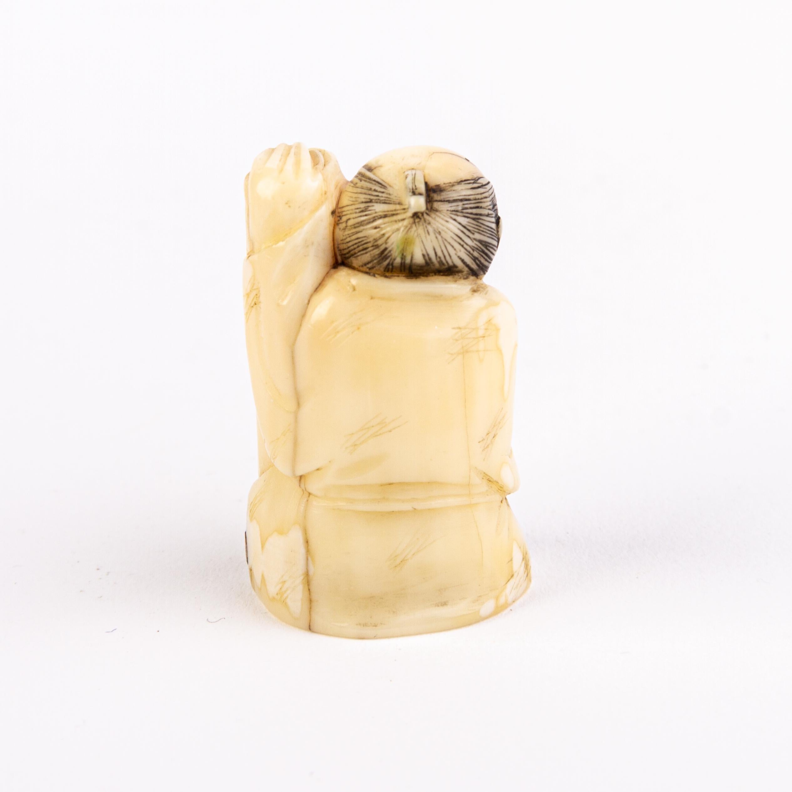 Japanese Meiji Netsuke Inro  In Good Condition For Sale In Nottingham, GB