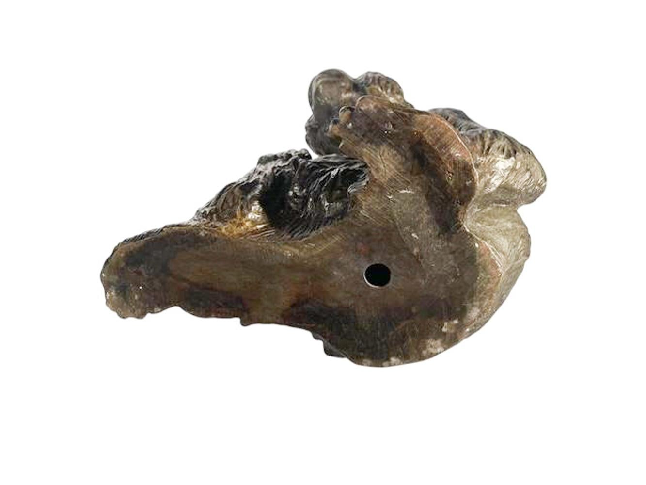 Japonais Okimono japonais Meiji d'un singe assis en bronze moulé en vente