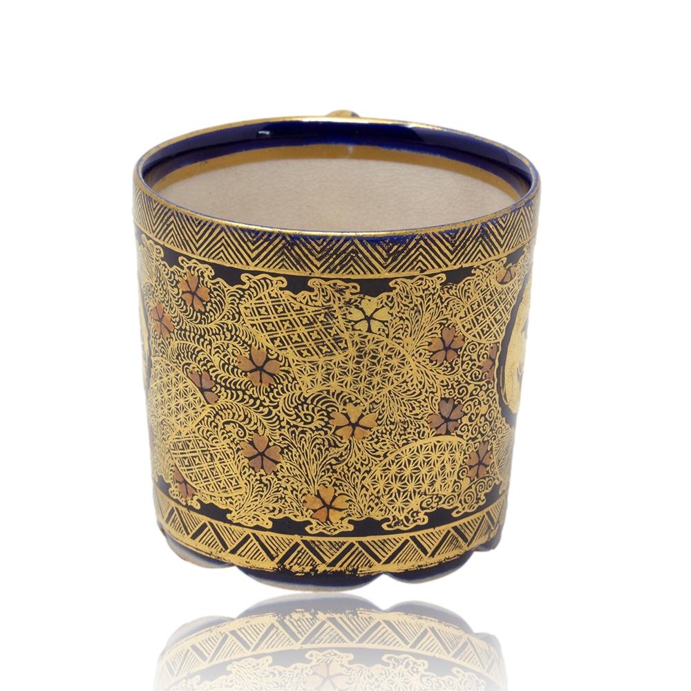 Paar japanische Satsuma-Tasse und Untertasse aus der japanischen Meiji-Periode (1868-1912) von Kinkozan im Angebot 2