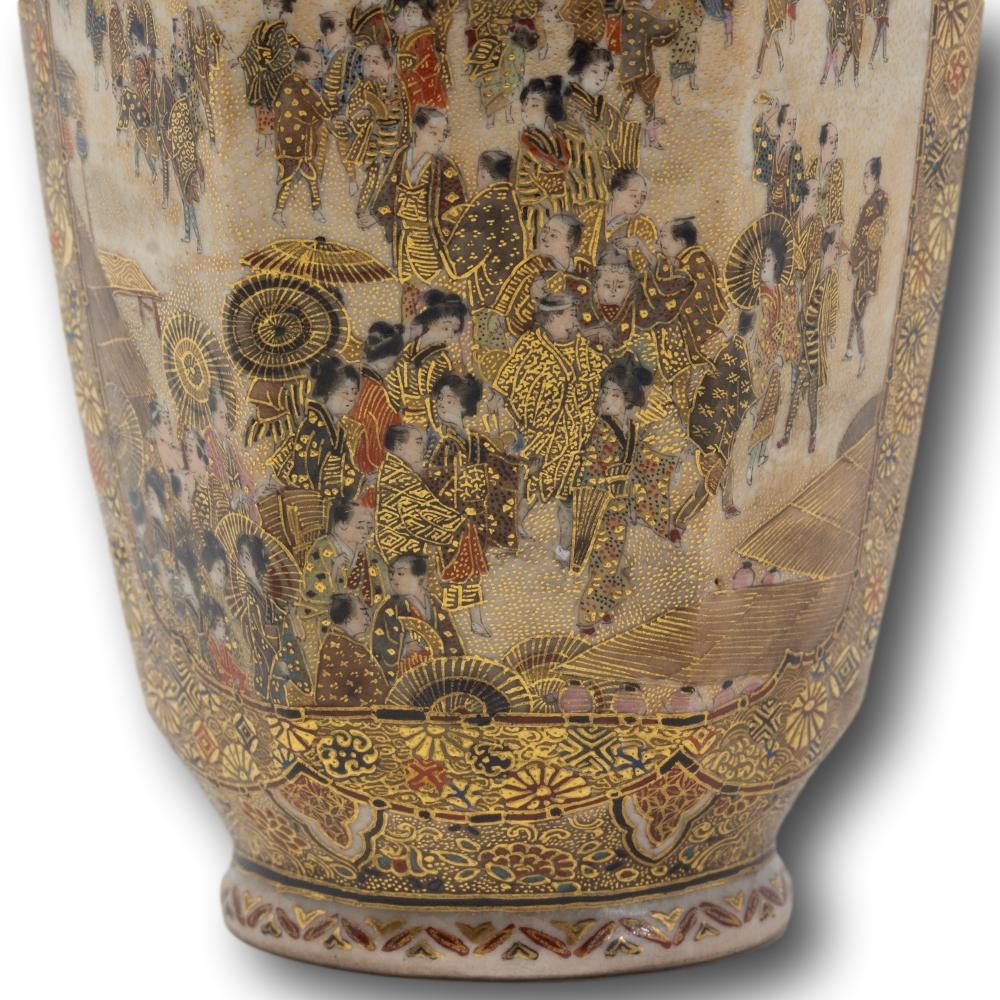 Japanese Meiji Period (1868-1912) Satsuma Earthenware Vase Taizan for Hattori For Sale 10