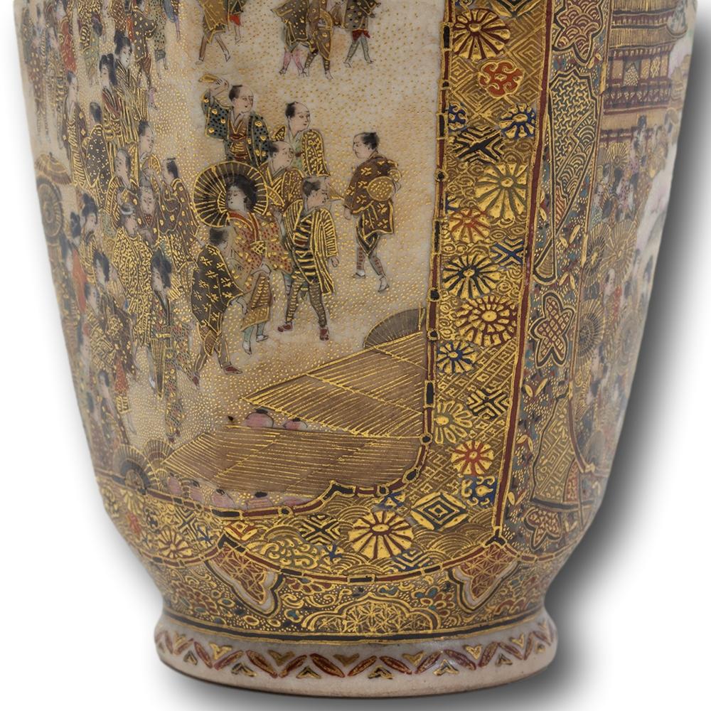 Japanese Meiji Period (1868-1912) Satsuma Earthenware Vase Taizan for Hattori For Sale 11