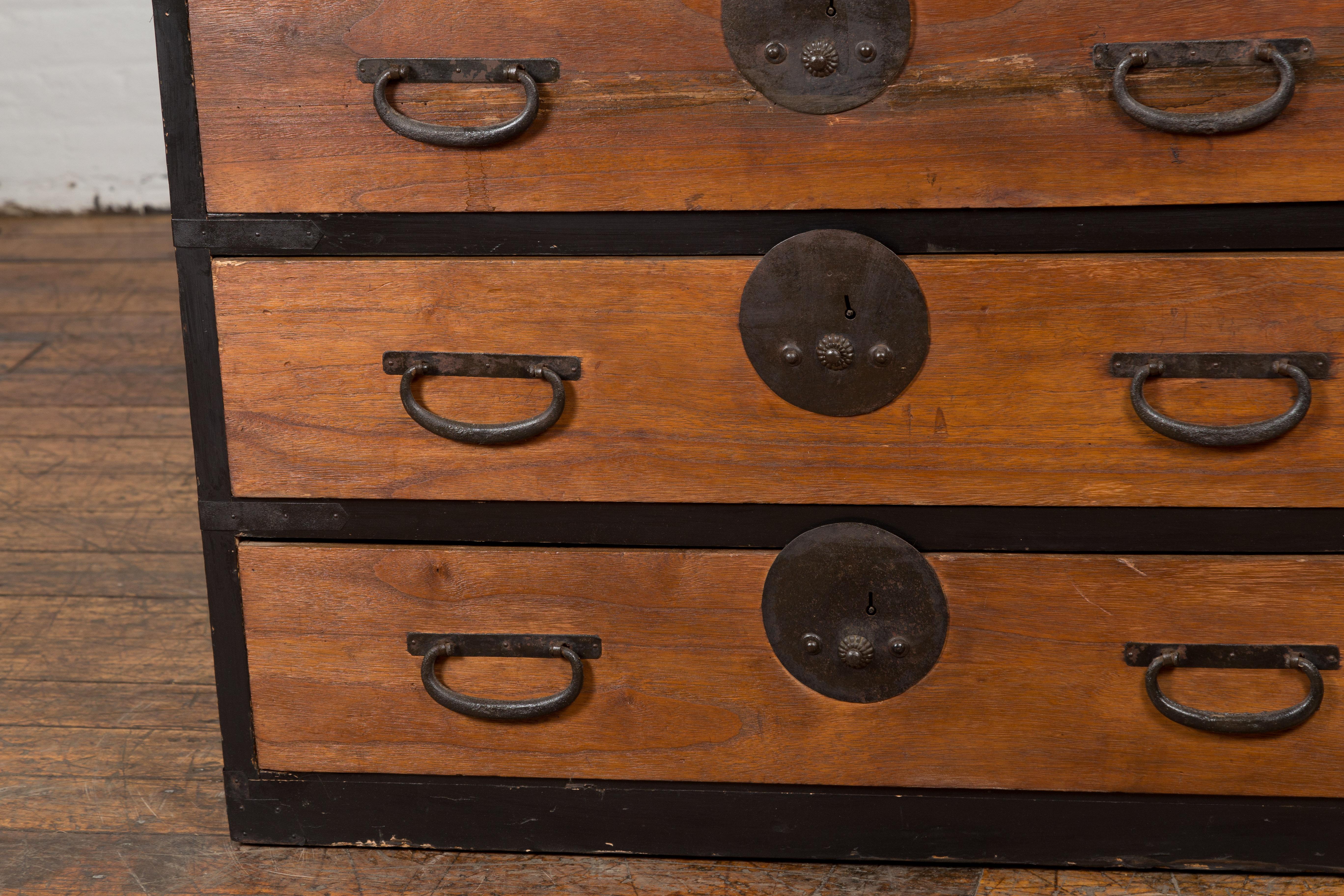Japanese Meiji Period 19th Century Black and Brown Tansu Chest with Nine Drawers 4
