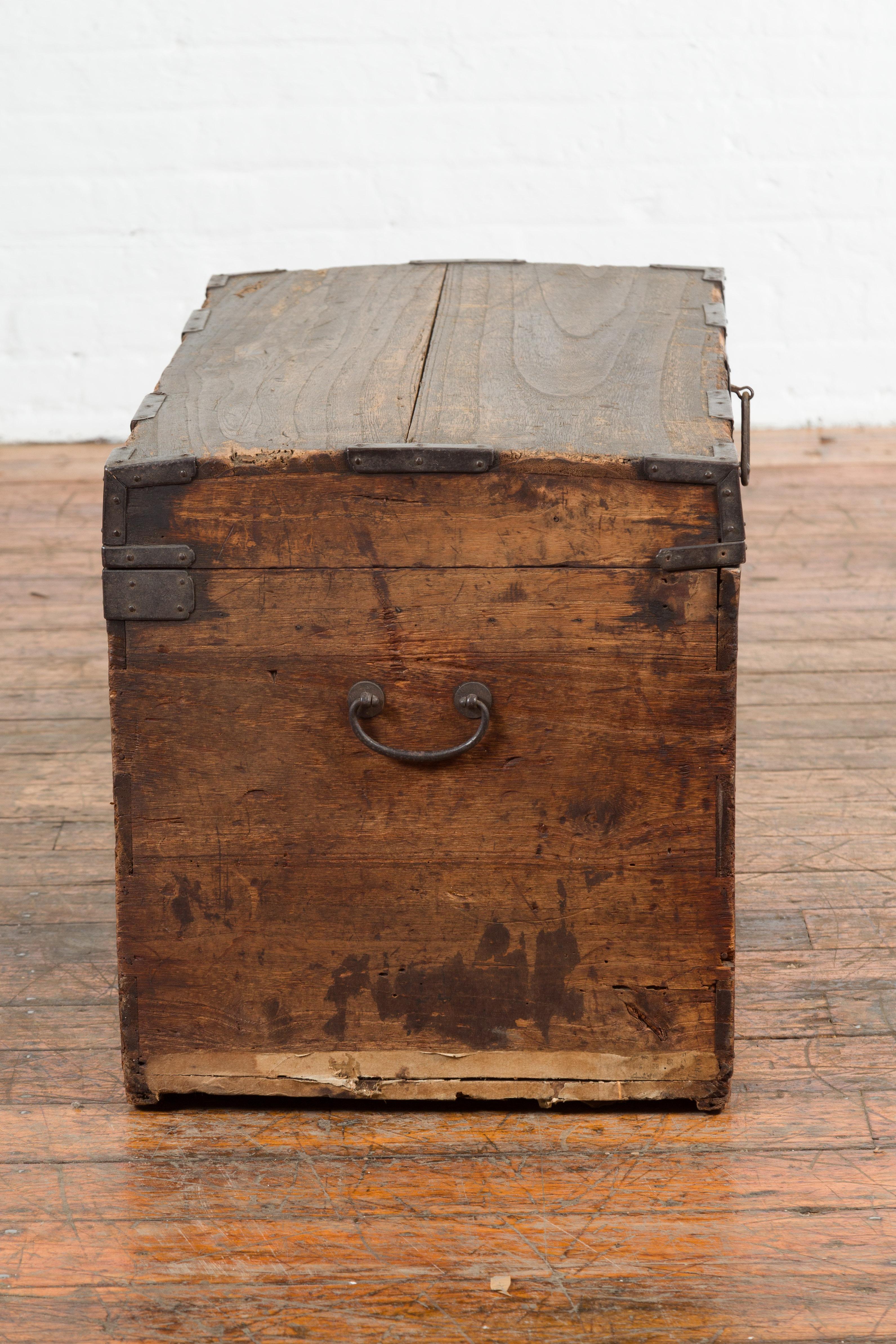 Japanese Meiji Period 19th Century Blanket Chest with Iron Hardware and Patina For Sale 9
