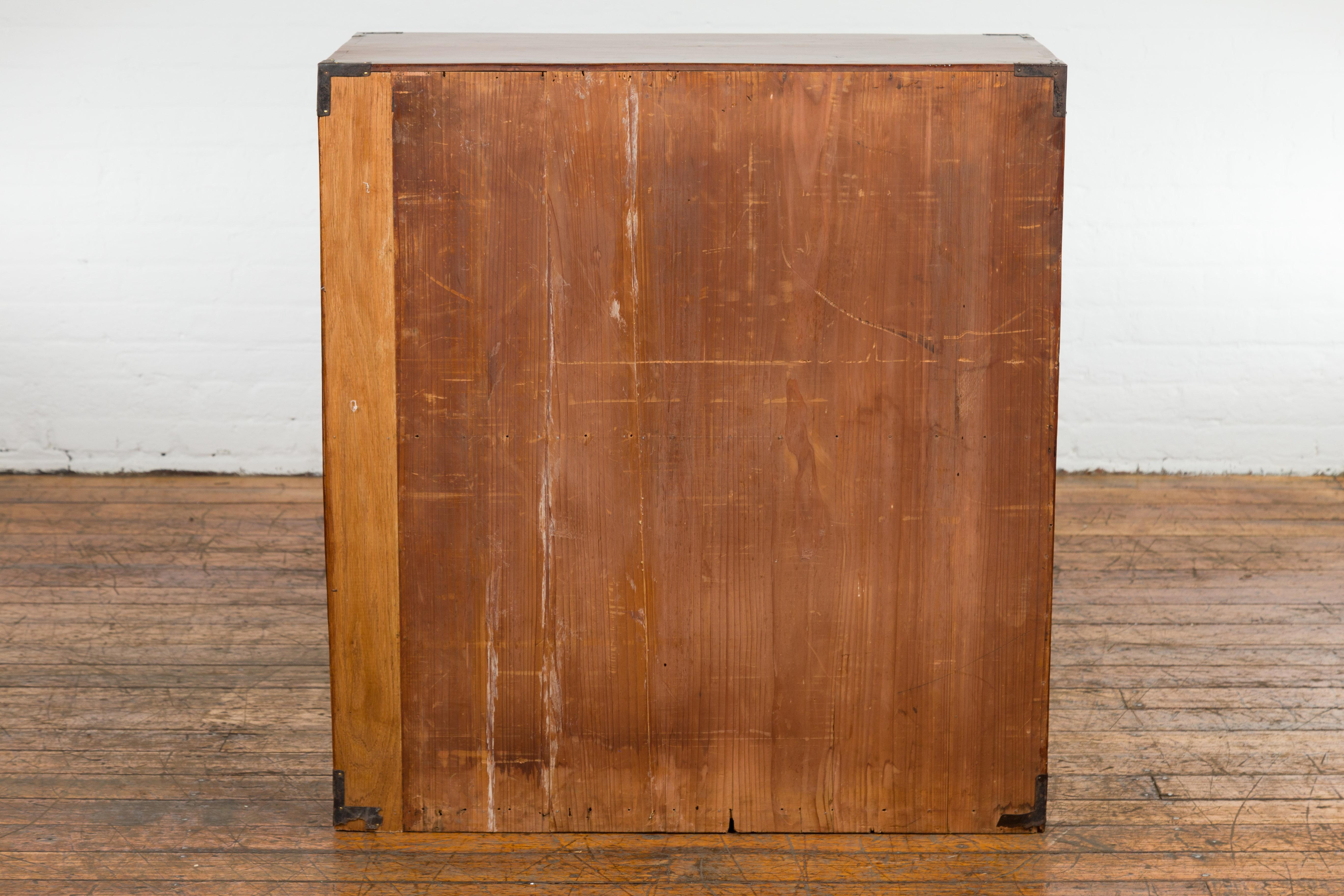 Japanese Meiji Period 19th Century Isho Dansu Clothing Chest with Brown Lacquer For Sale 14