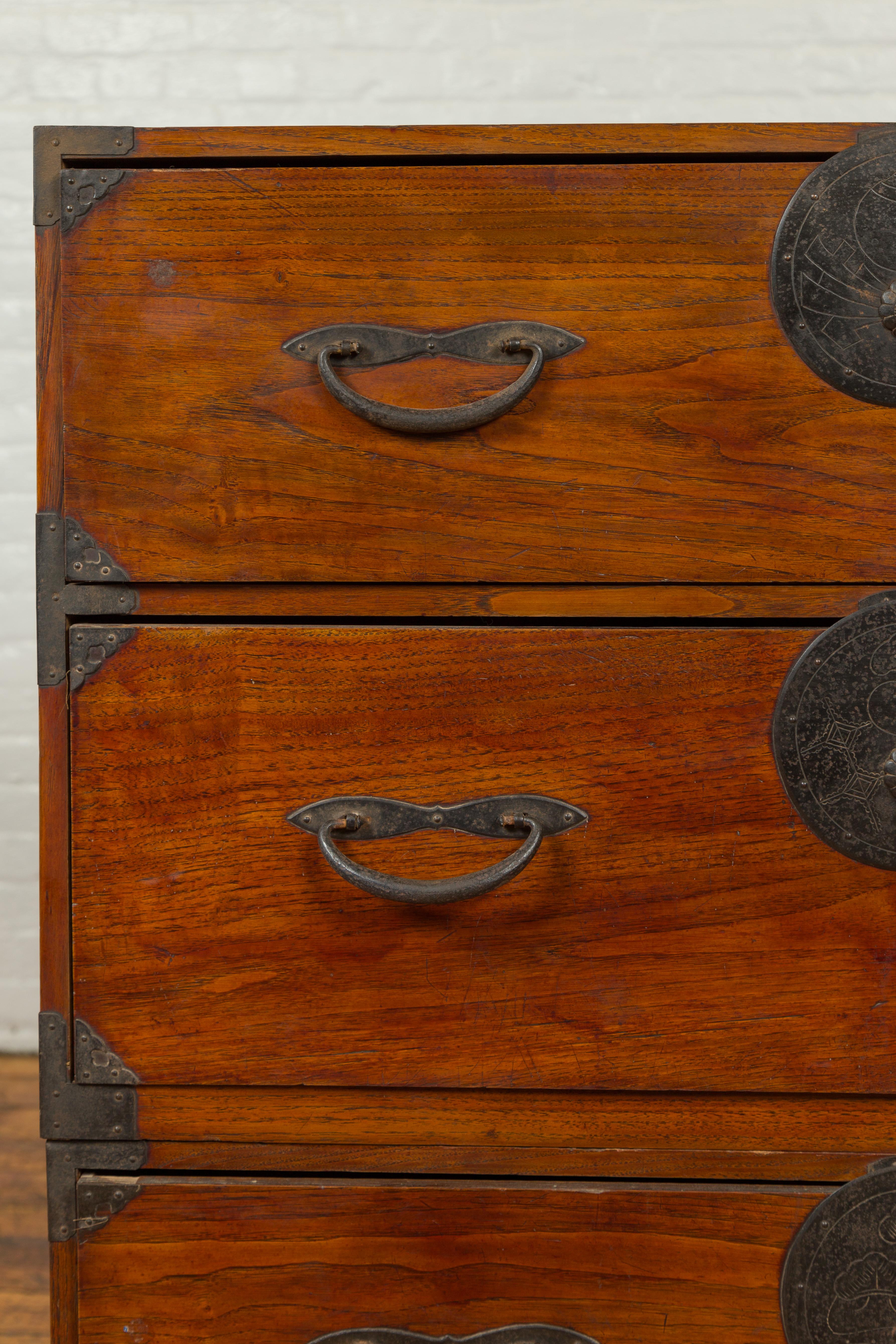 Japanese Meiji Period 19th Century Keyaki Wood Tansu Chest in the Sendai Style In Good Condition In Yonkers, NY