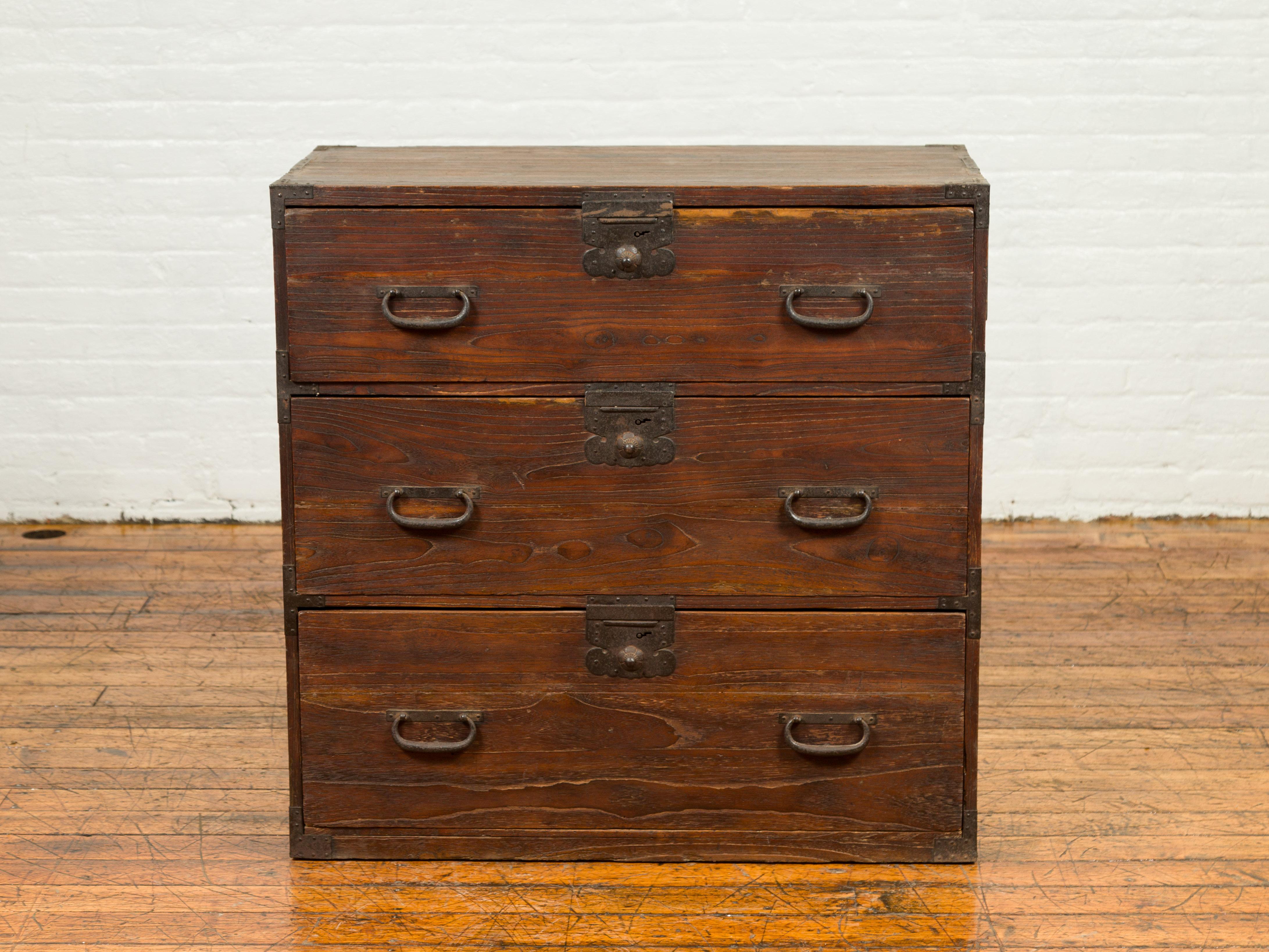 Japanese Meiji Period 19th Century Keyaki Wood Tansu Three-Drawer Clothing Chest 12