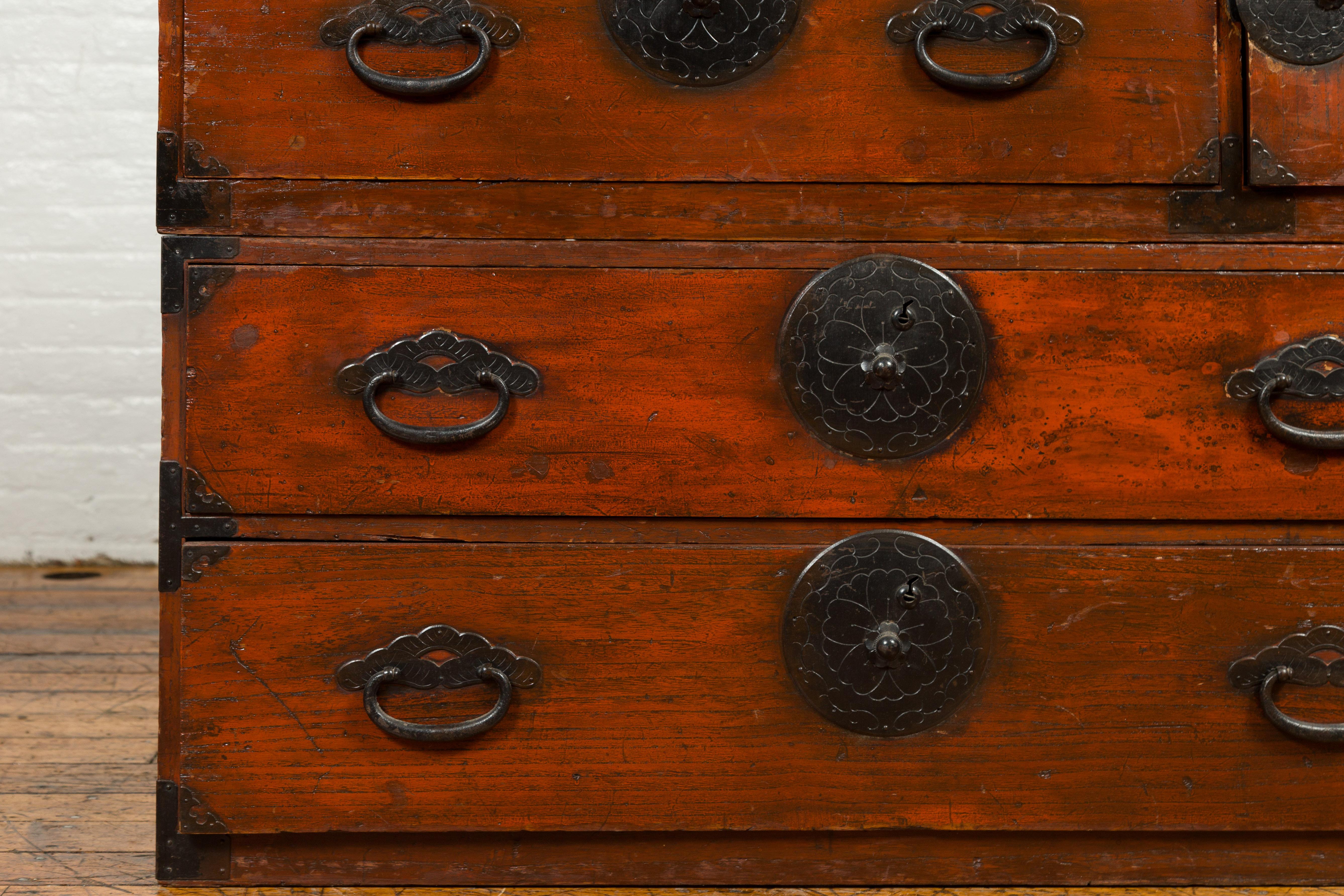 Japanese Meiji Period 19th Century Tansu Chest in the Sendai Dansu Style In Good Condition In Yonkers, NY