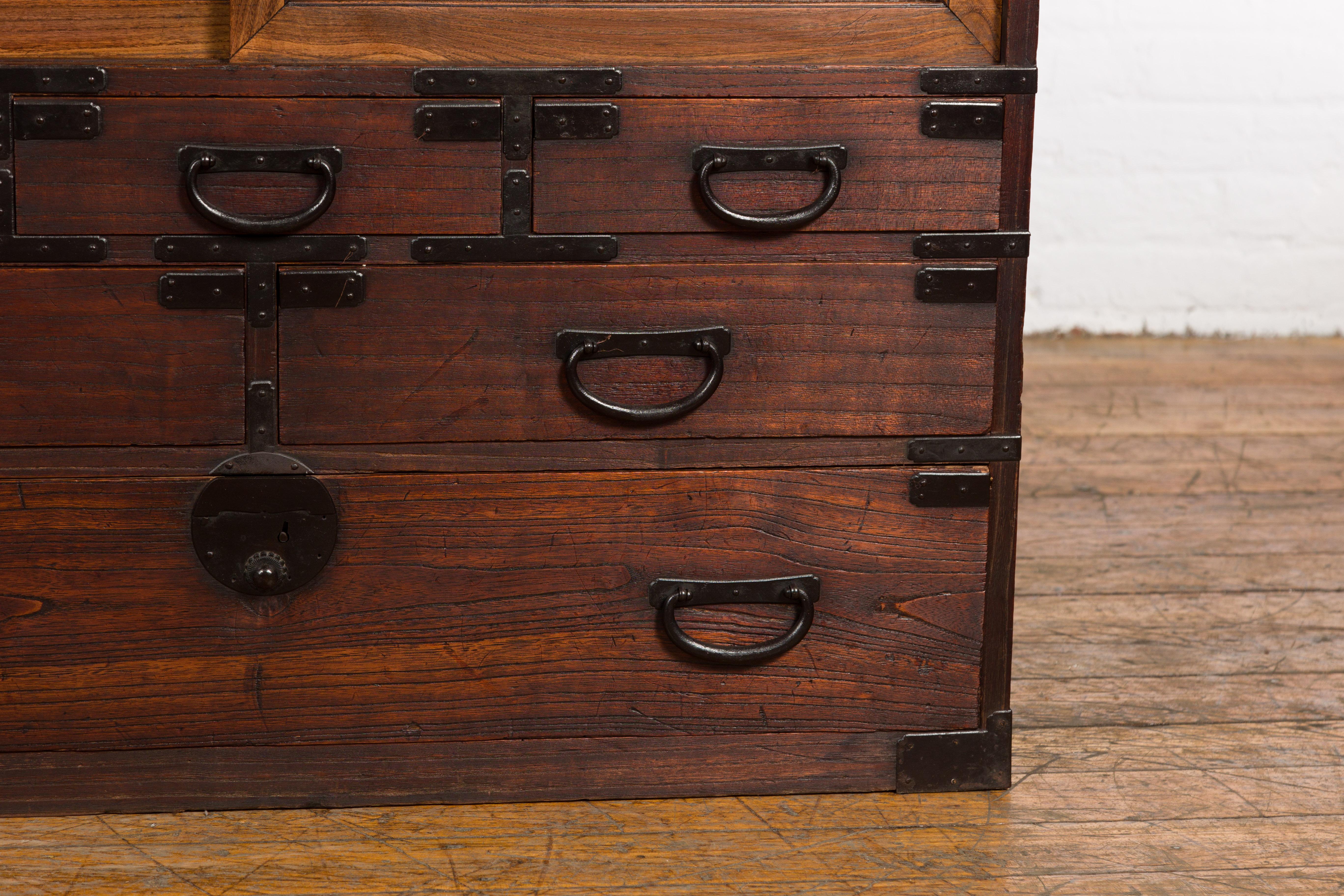 Japanese Meiji Period 19th Century Tansu Chest with Sliding Chest and Drawers For Sale 6
