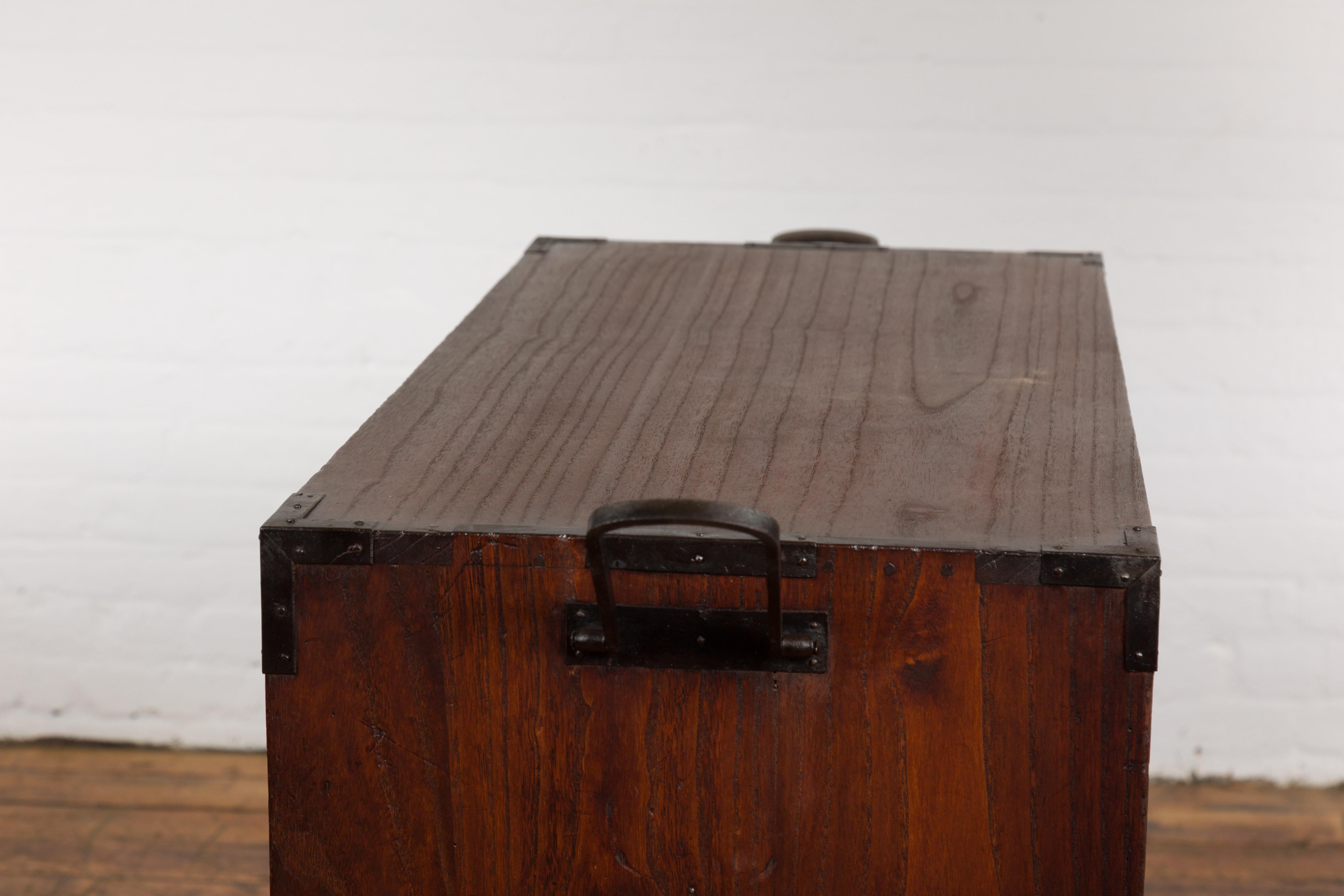 Japanese Meiji Period 19th Century Tansu Chest with Sliding Chest and Drawers For Sale 14