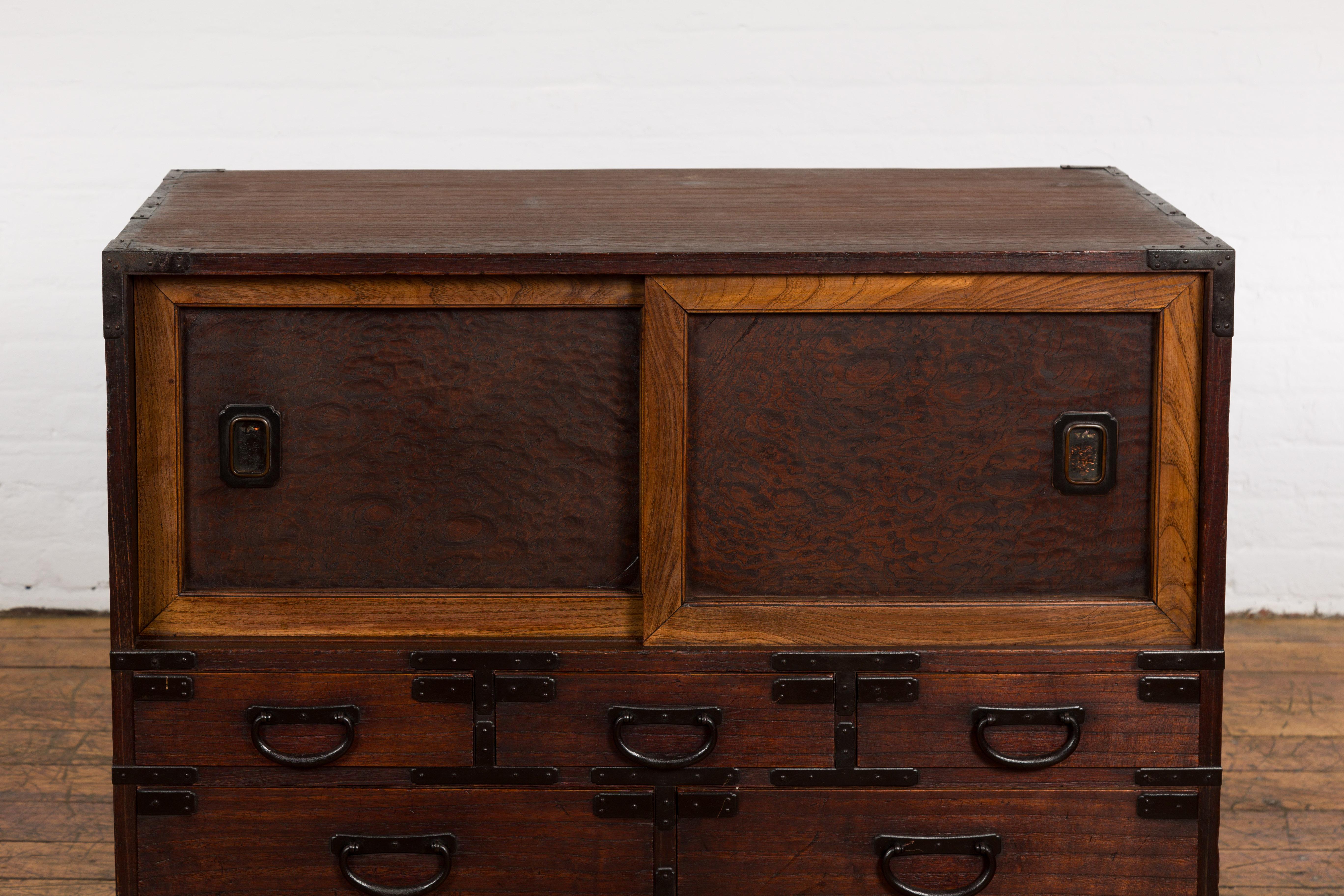 Japanese Meiji Period 19th Century Tansu Chest with Sliding Chest and Drawers For Sale 1