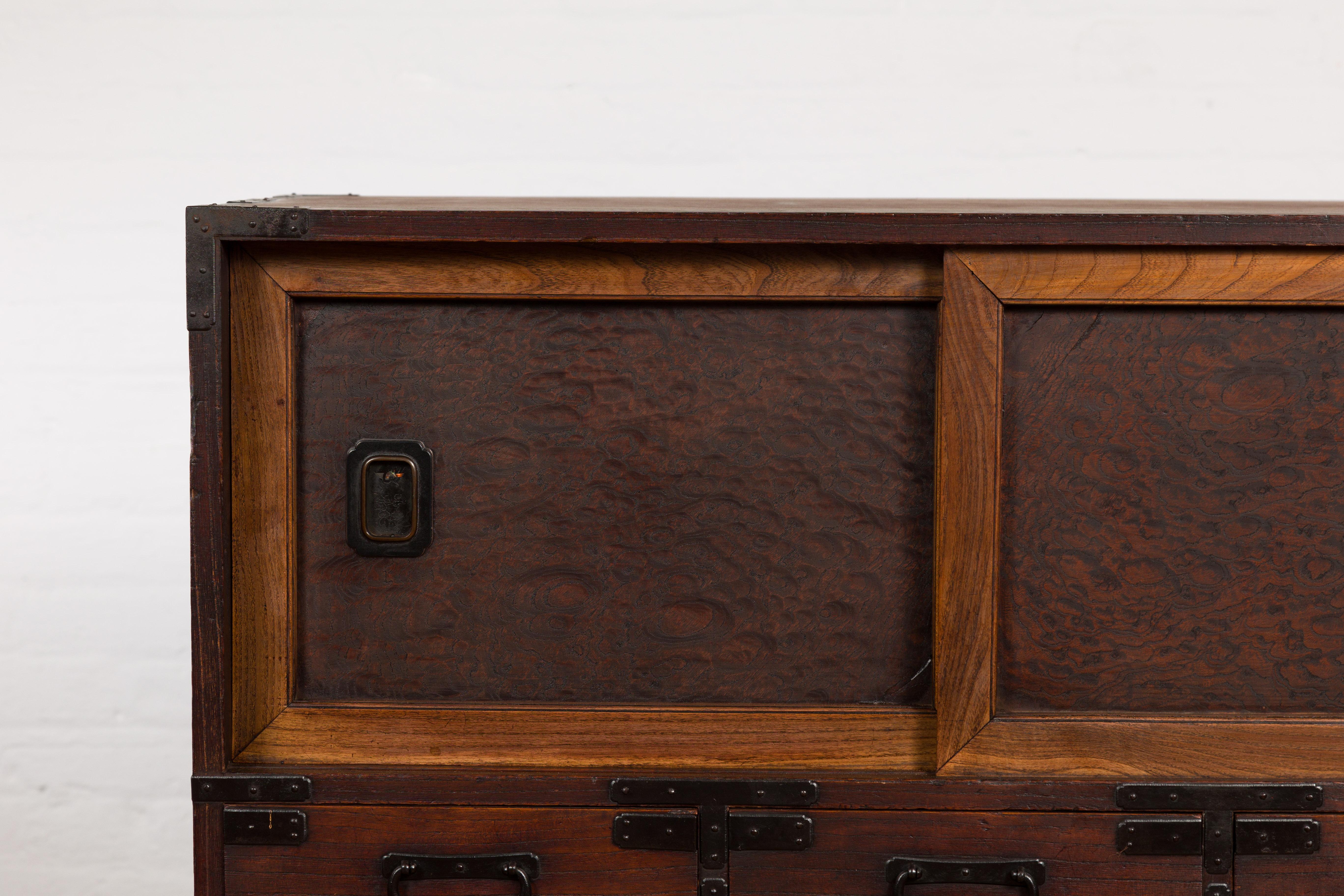 Japanese Meiji Period 19th Century Tansu Chest with Sliding Chest and Drawers For Sale 3