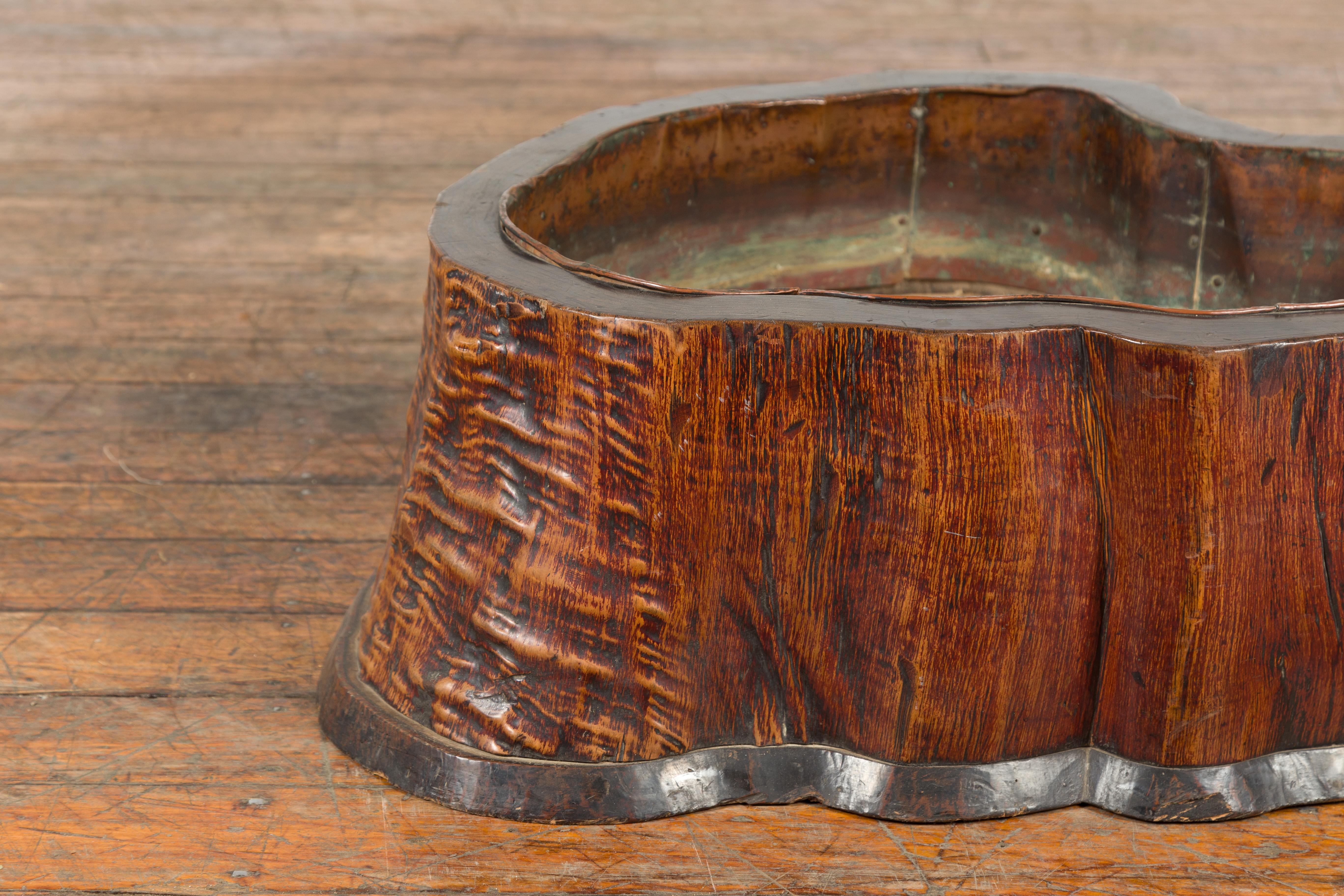 Japanese Meiji Period 19th Century Tree Trunk Hibachi with Copper Lining In Good Condition In Yonkers, NY