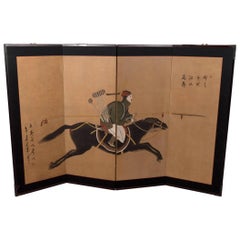 Paravento giapponese del periodo Meiji a 4 pannelli con un samurai a cavallo, 1880 ca. 1880