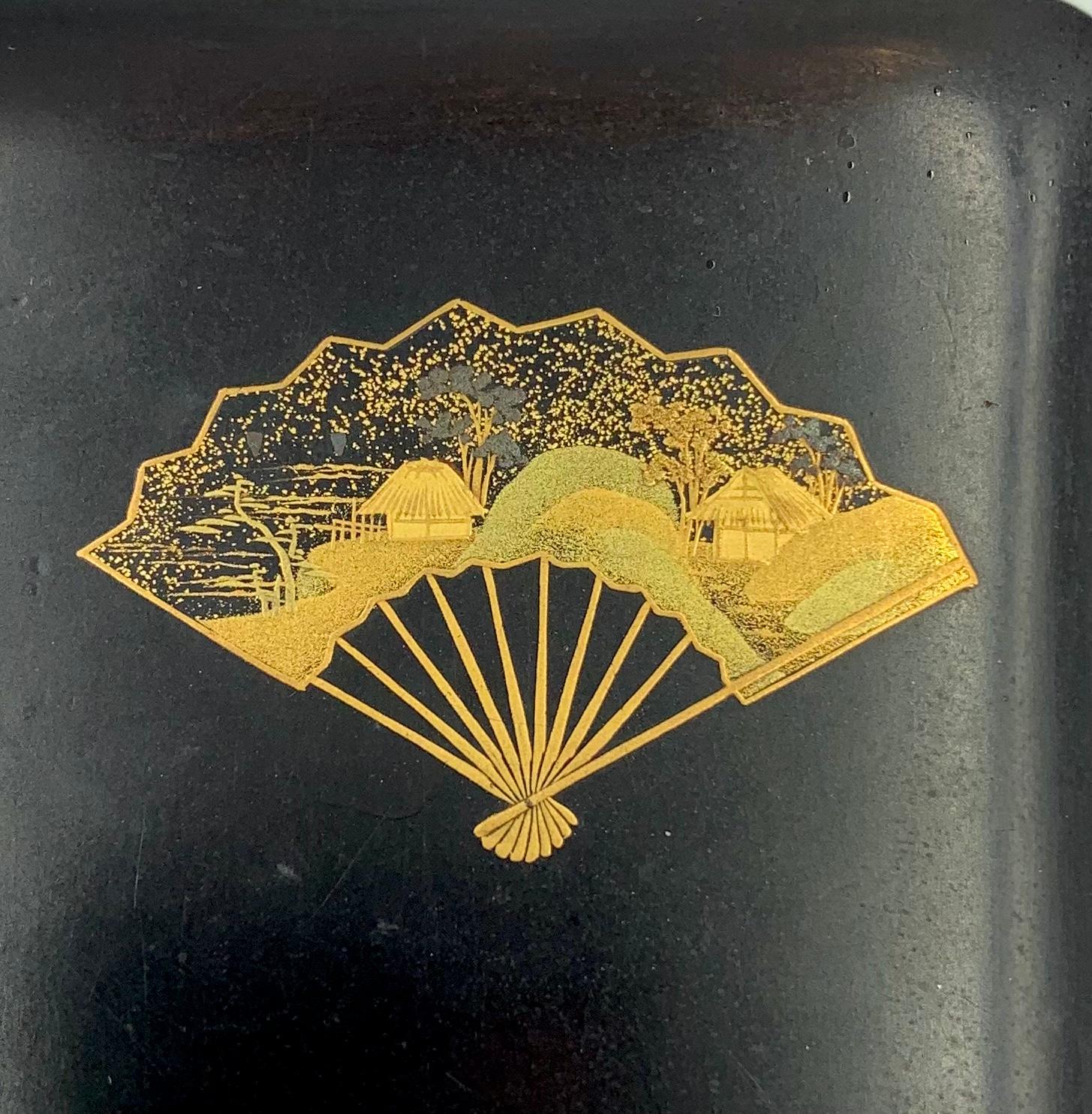 Japanese Meiji Period Antique Lacquer Box with Gold Maki-e Decoration In Good Condition For Sale In New York, NY