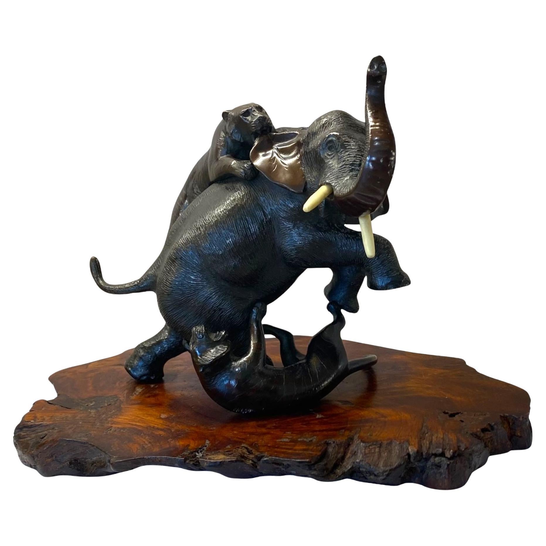 Japanischer Elefant aus Bronze aus der japanischen Meiji-Periode im Kampf mit Tigern von Genryusai Seiya
