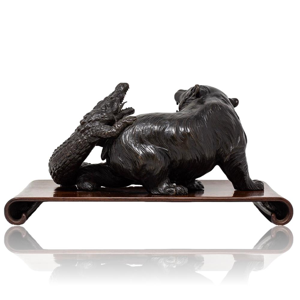 Japanese Meiji Period Bronze Group Bear & Alligator by Yoshimitsu For Sale 1