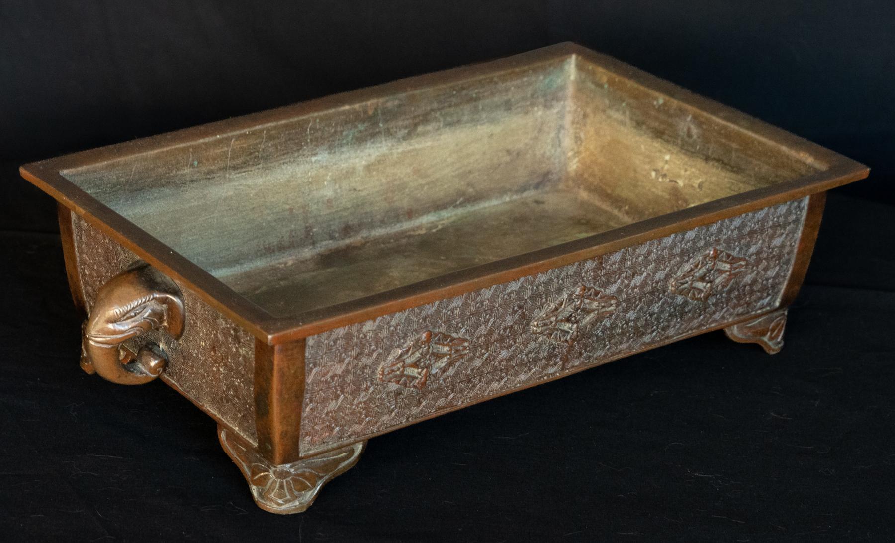 Ming Japanese Meiji Period Bronze Incense Holder / Jardiniere  For Sale