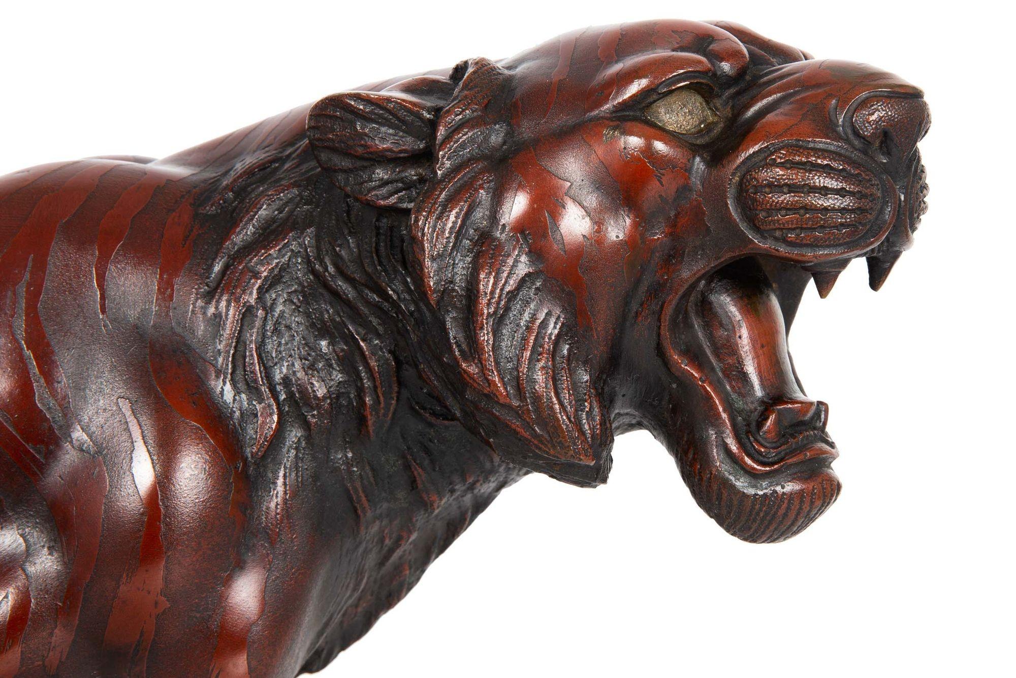 Japanese Meiji Period Bronze Okimono Sculpture of a Roaring Tiger, 27” wide For Sale 4