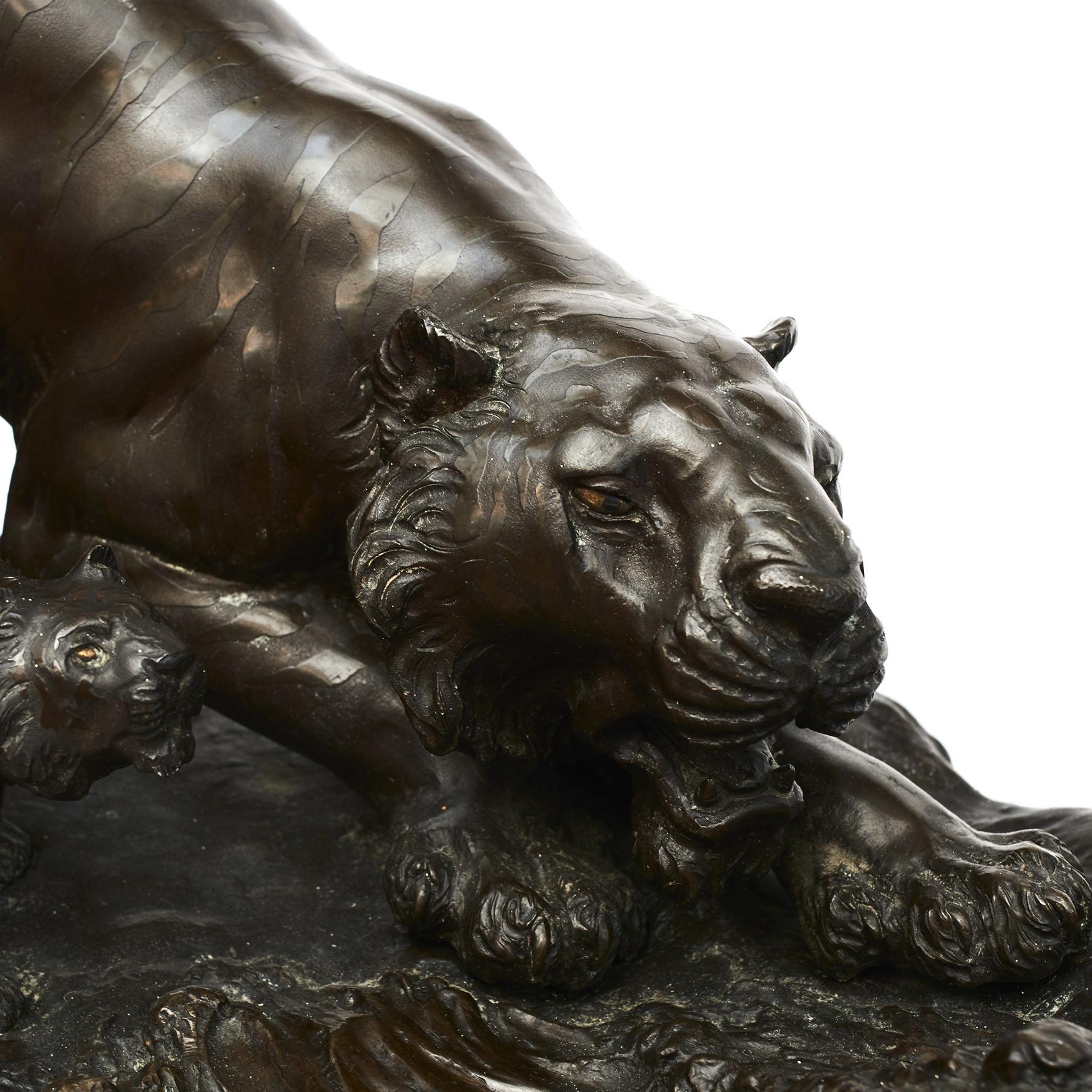 Tigre de Bronce con Cachorro del Periodo Meiji Japonés en Bueno estado para la venta en Kastrup, DK