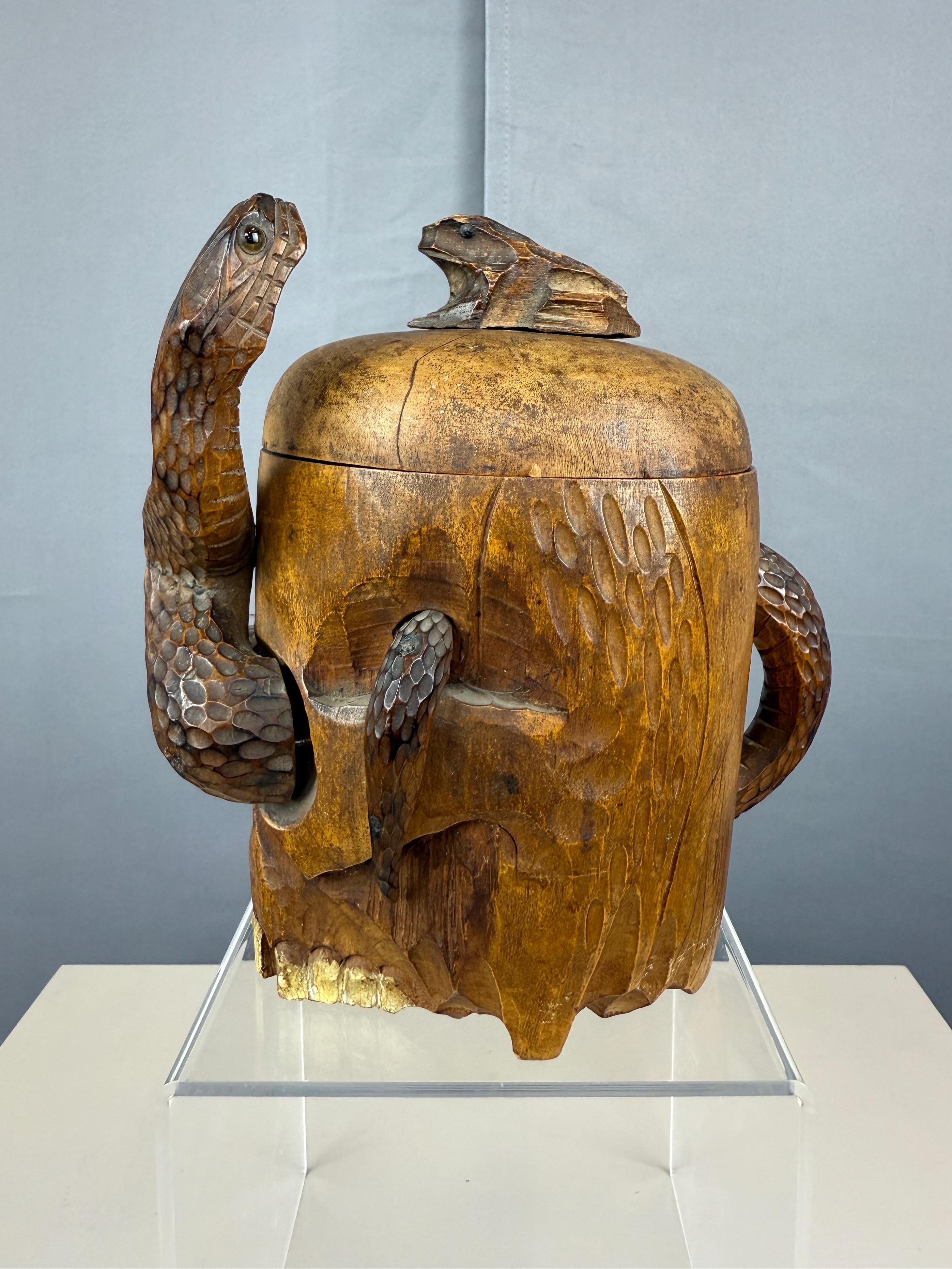 Japanese Meiji Period Carved Wood Skull and Snake Tobacco Humidor, Late 19th C. In Good Condition For Sale In San Francisco, CA