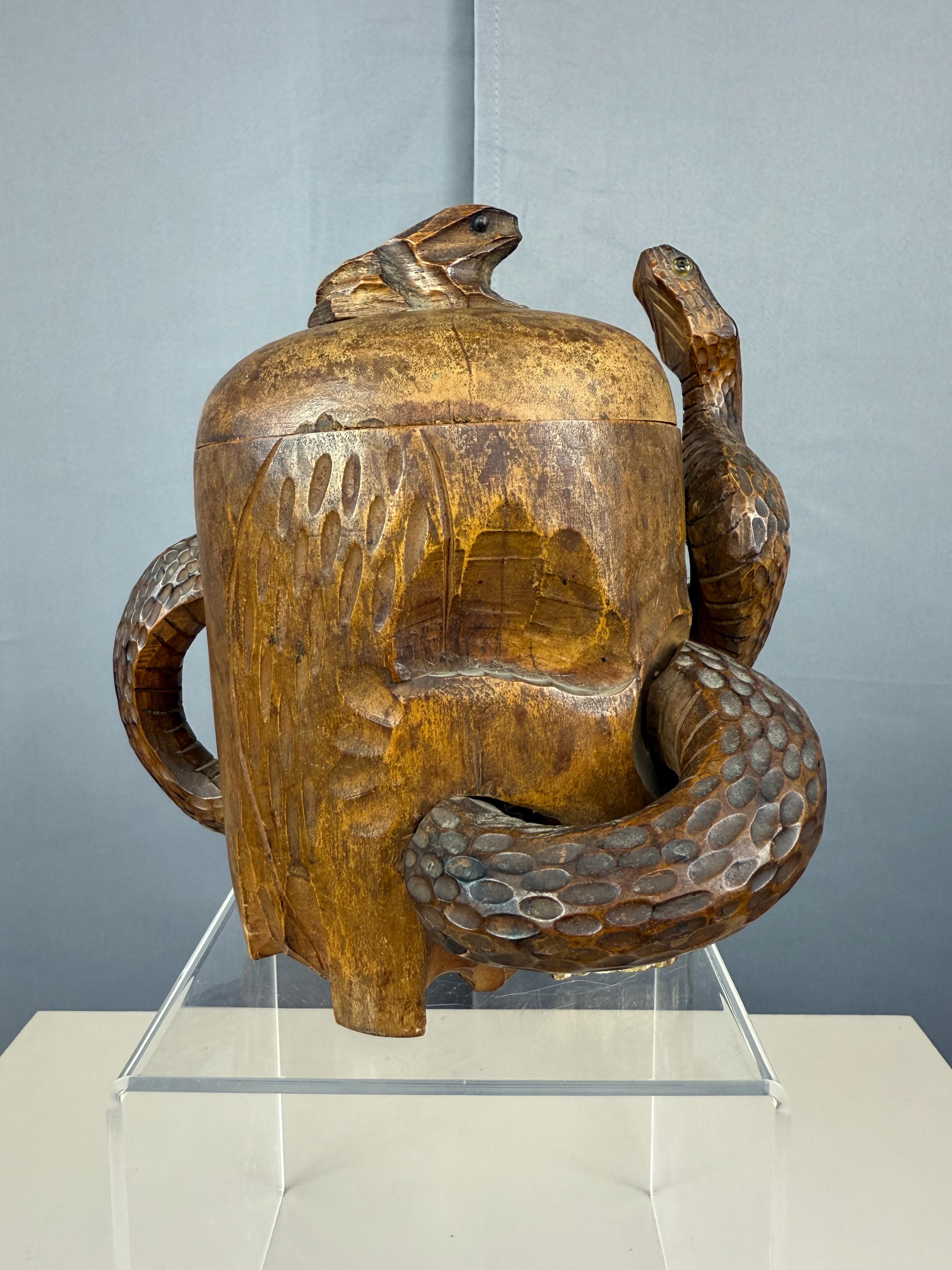 Japanese Meiji Period Carved Wood Skull and Snake Tobacco Humidor, Late 19th C. For Sale 2
