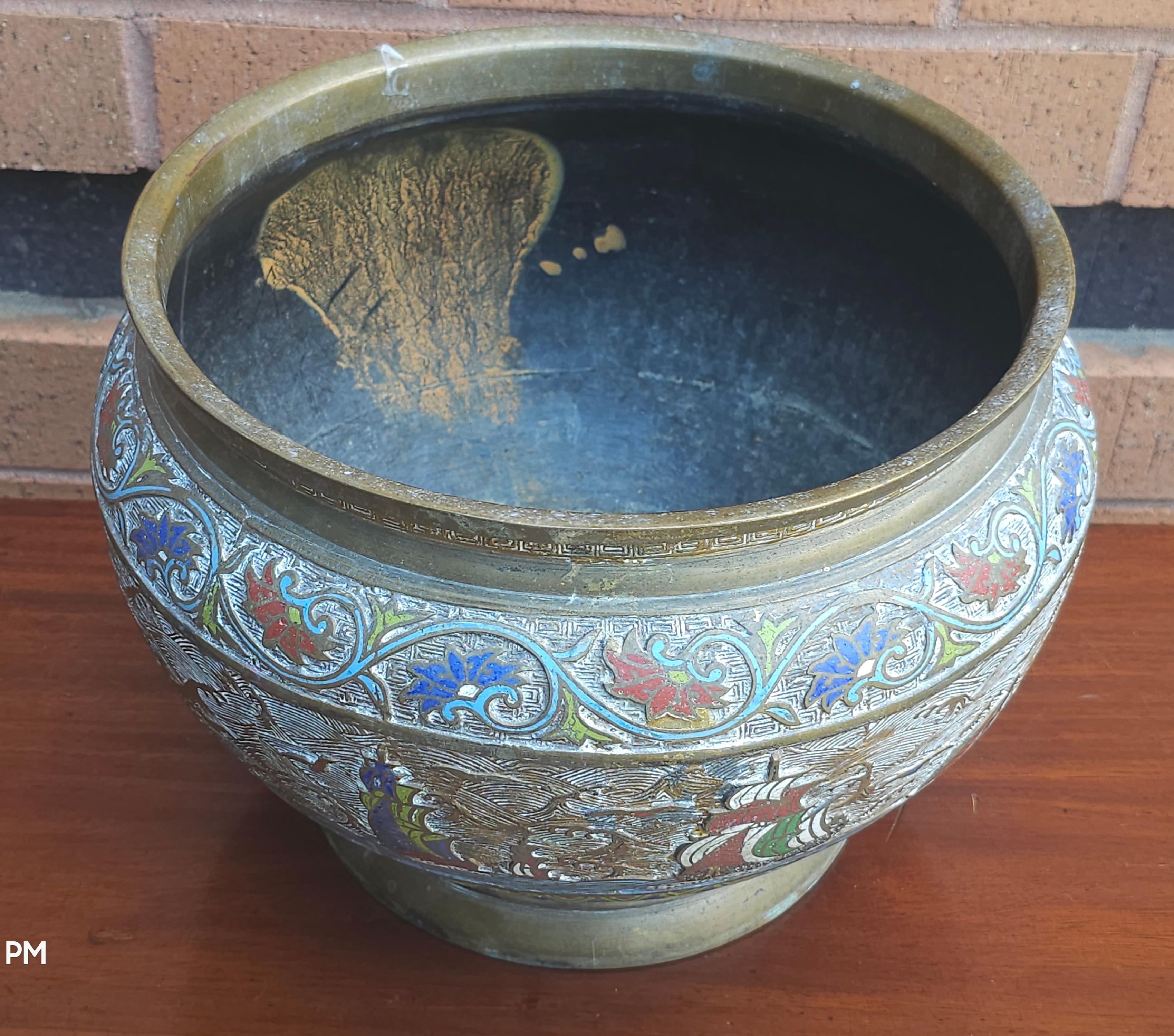 Japonais Jardinière japonaise de la période Meiji en bronze émaillé champlevé, vers 1870 en vente