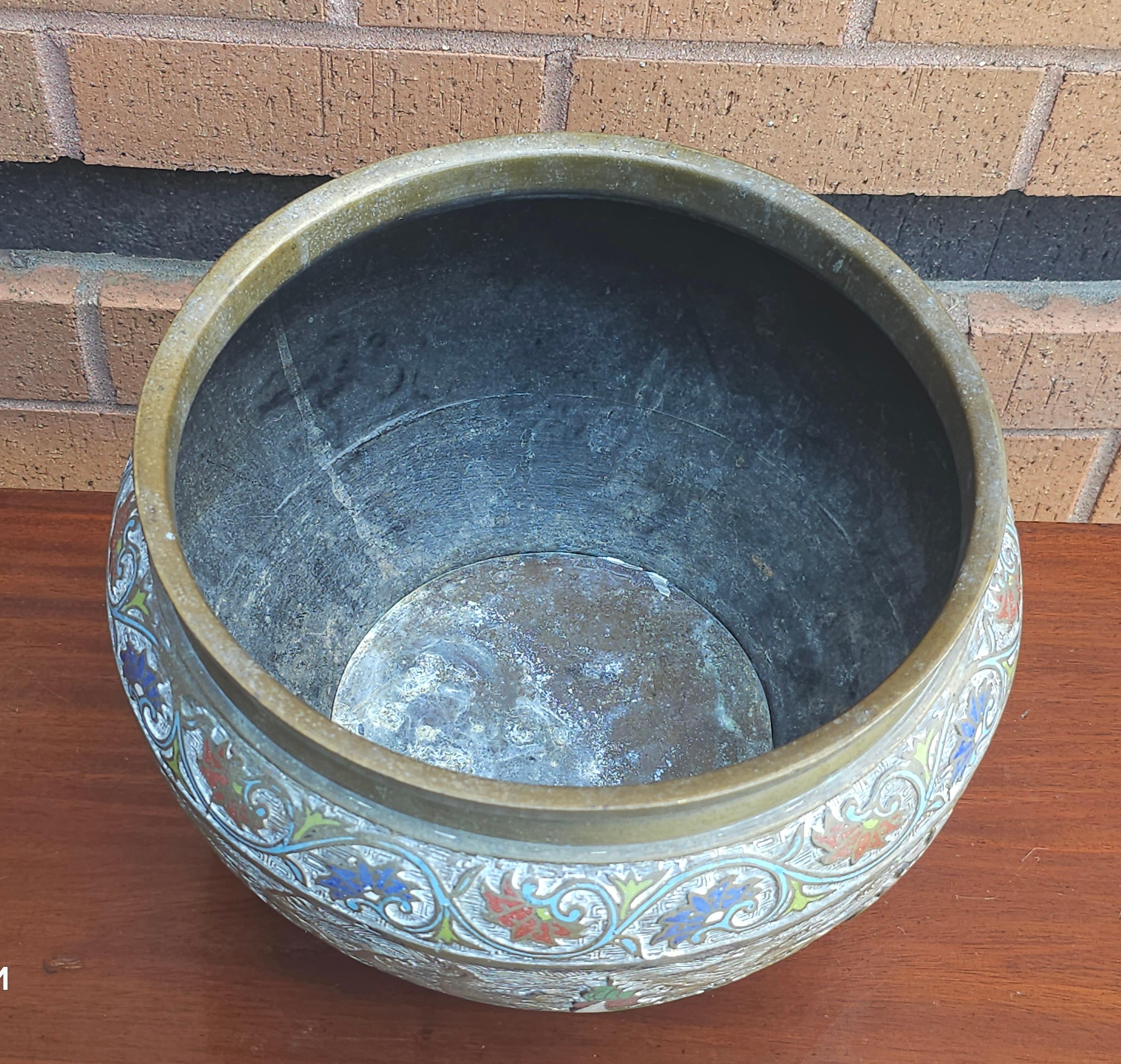 XIXe siècle Jardinière japonaise de la période Meiji en bronze émaillé champlevé, vers 1870 en vente
