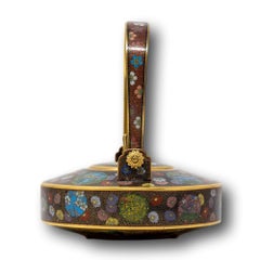 Vasetto da sake giapponese in smalto cloisonne del periodo Meiji