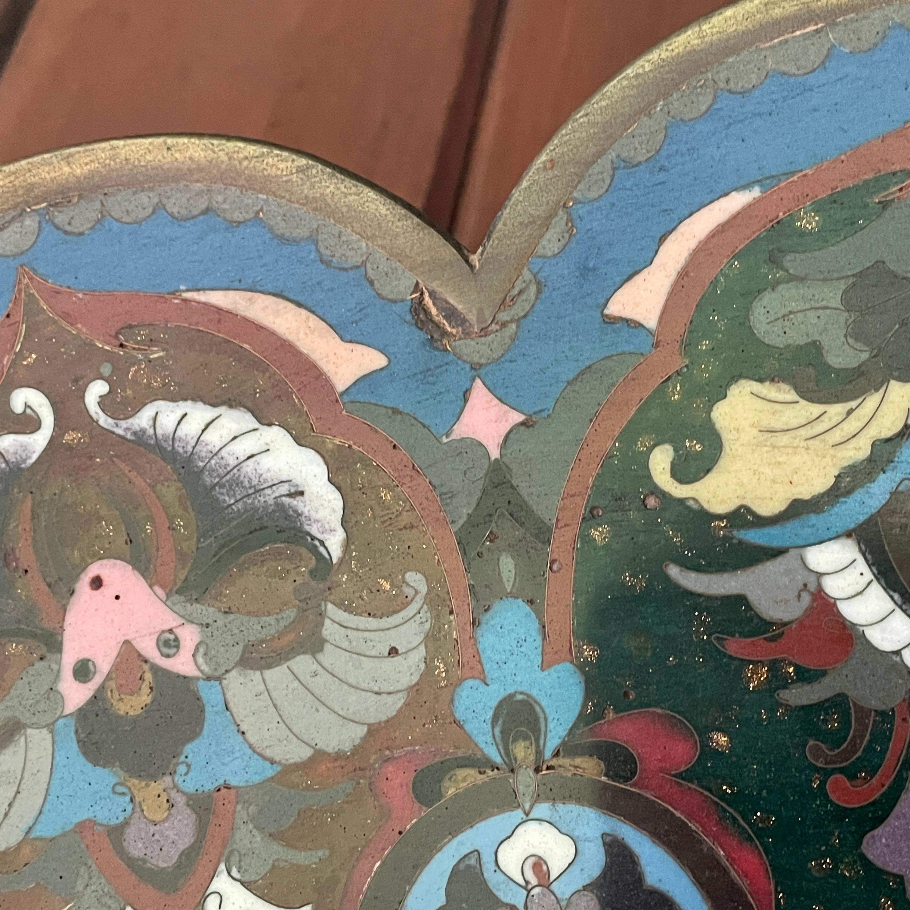Métal Plaque d'art mural pour chargeur XL en cloisonné de la période Meiji Dragon asiatique en émail en vente