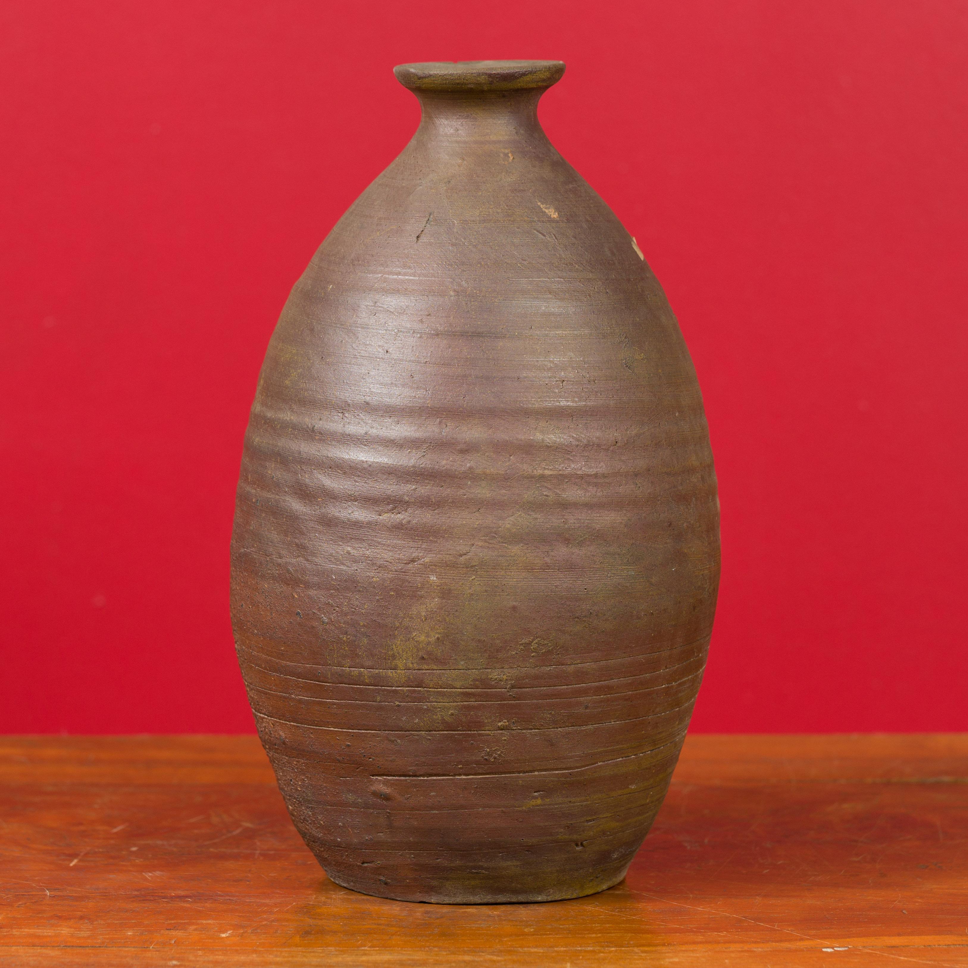 Japanese Meiji Period Early 20th Century Sake Bottle with Brown Patina In Good Condition For Sale In Yonkers, NY
