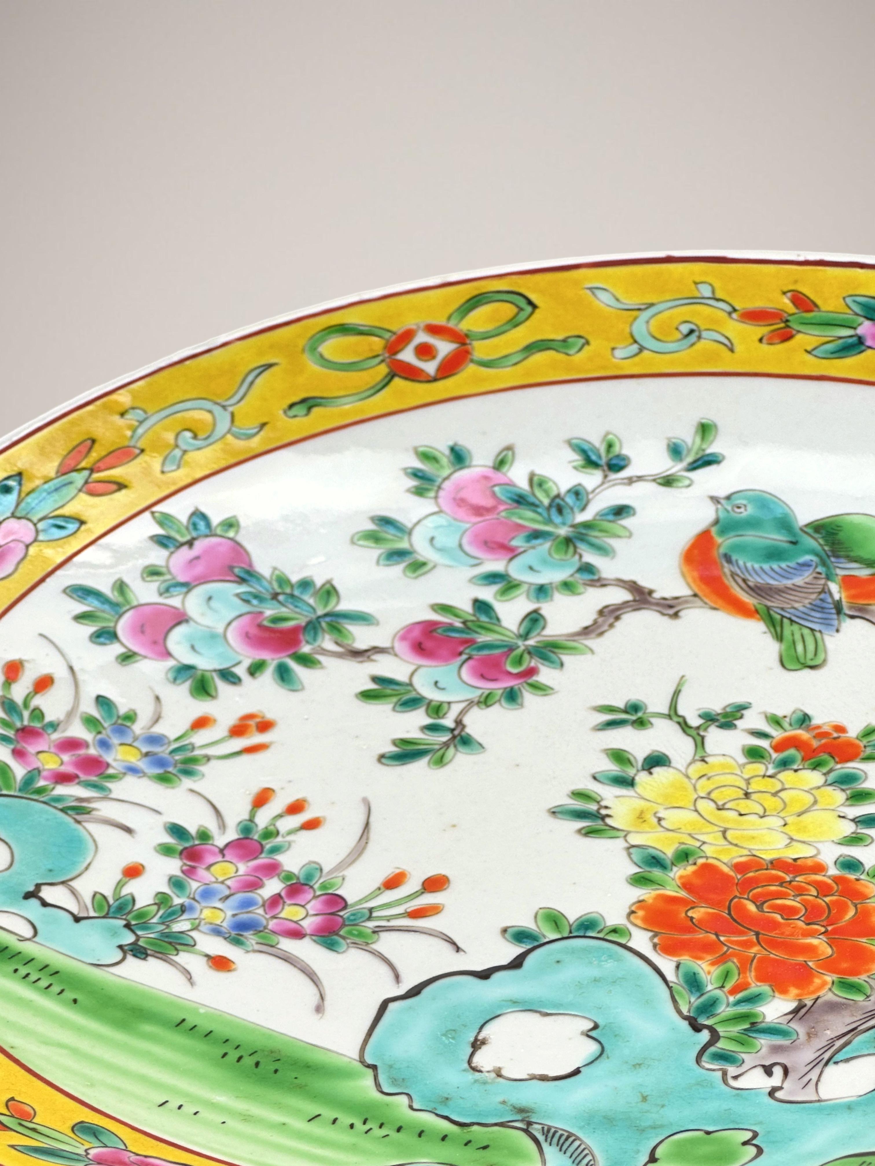 Glazed Japanese Meiji Period Famille Jaune Porcelain Charger- Yamatoku For Sale