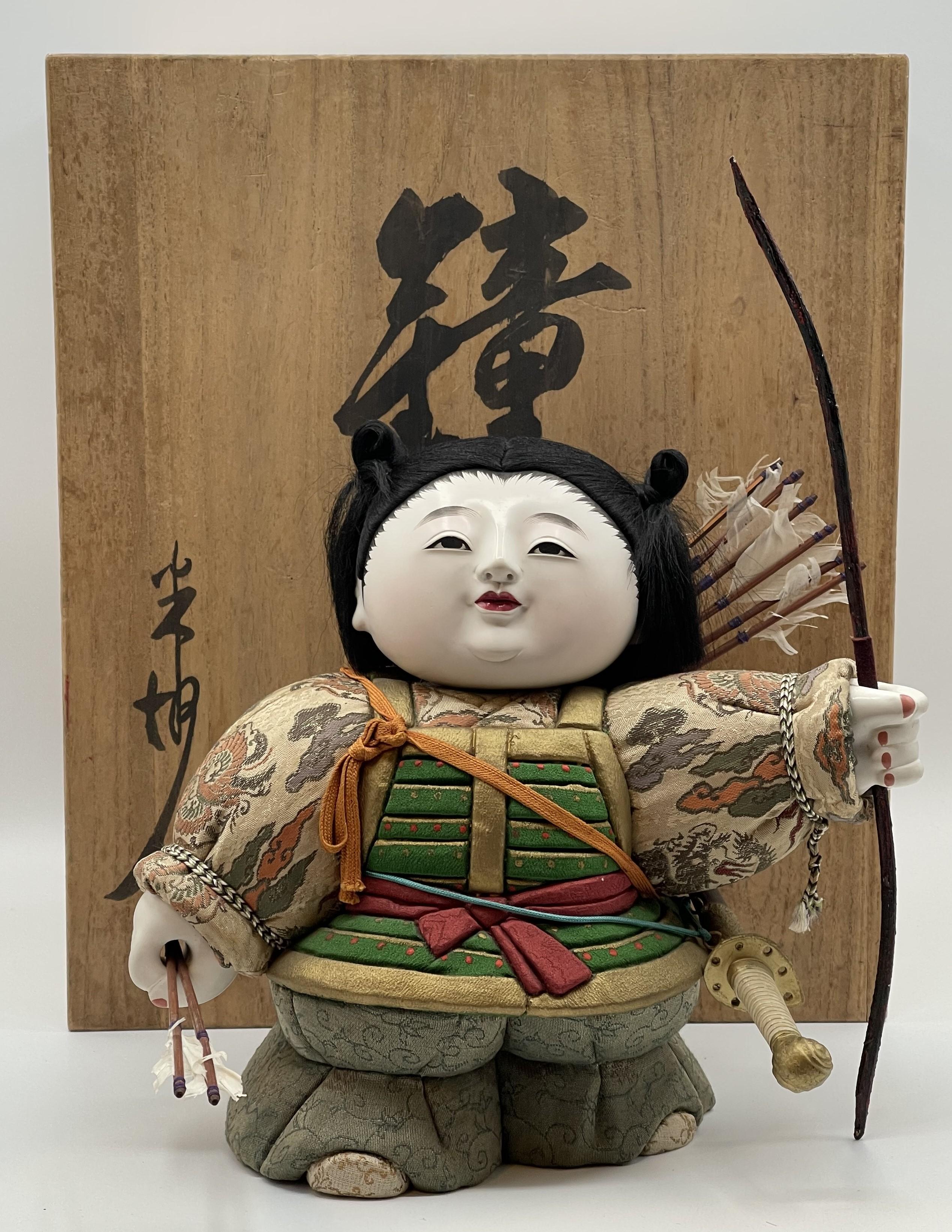 Ceramica Gosho Ningyô giapponese del periodo Meiji del Primo Imperatore, Jimmu, ca. 190 in vendita